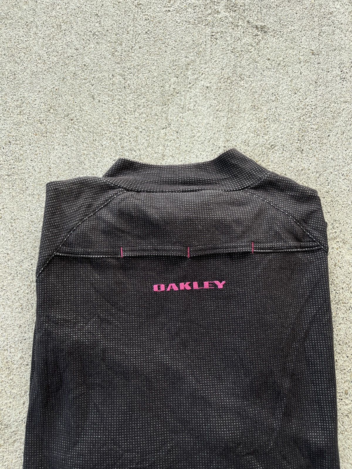 Oakley Vintage Oakley Mock Neck Tee L/S Size US XL / EU 56 / 4 - 9 Thumbnail