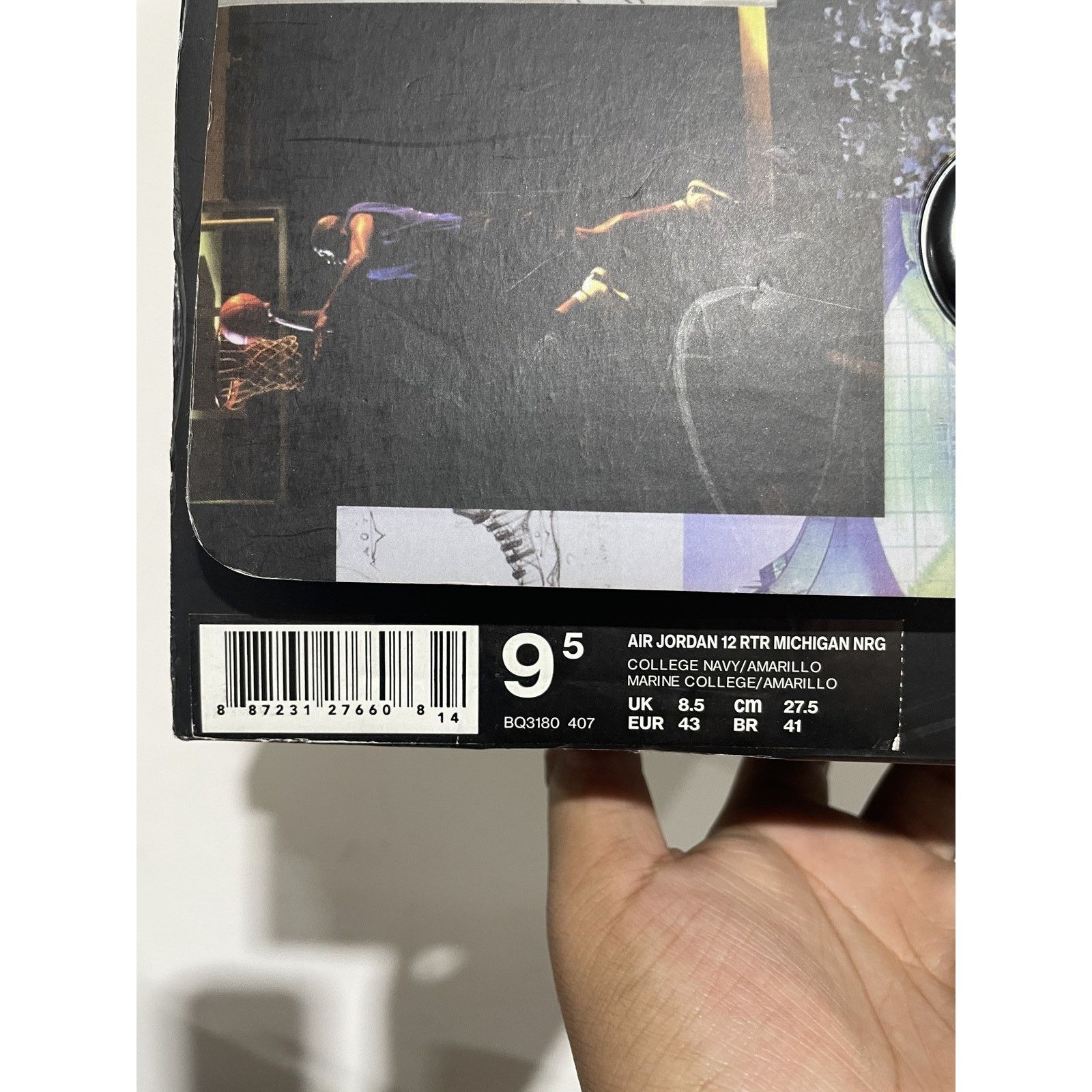 Jordan Brand NIKE JORDAN 12 MICHIGAN SIZE 9.5 PREOWNED Size US 9.5 / EU 42-43 - 6 Thumbnail