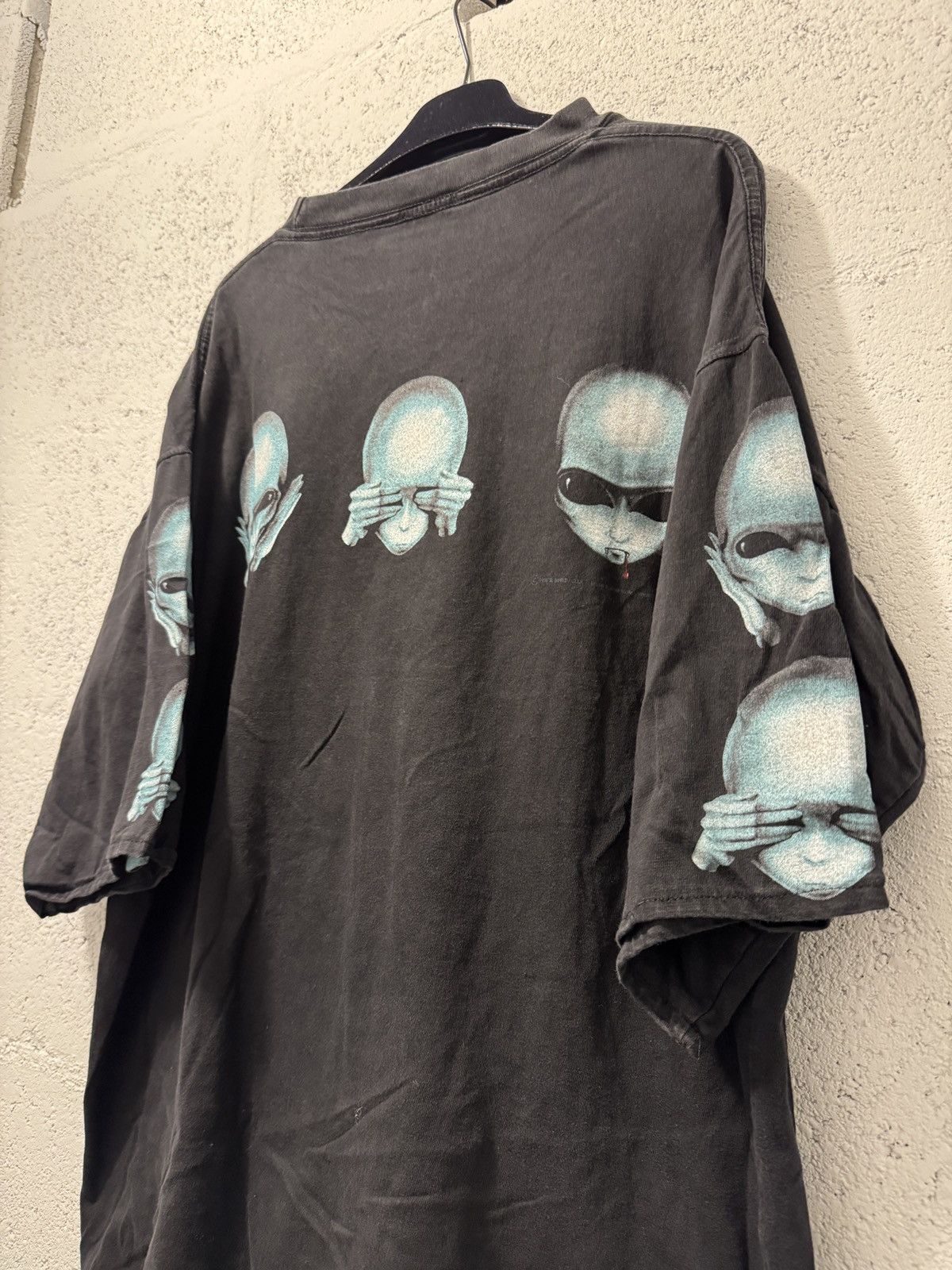 Vintage × Warner Bros *RARE* ALIEN 1996 MADE IN ENGLAND VINTAGE TEE Size US XL / EU 56 / 4 - 3 Thumbnail