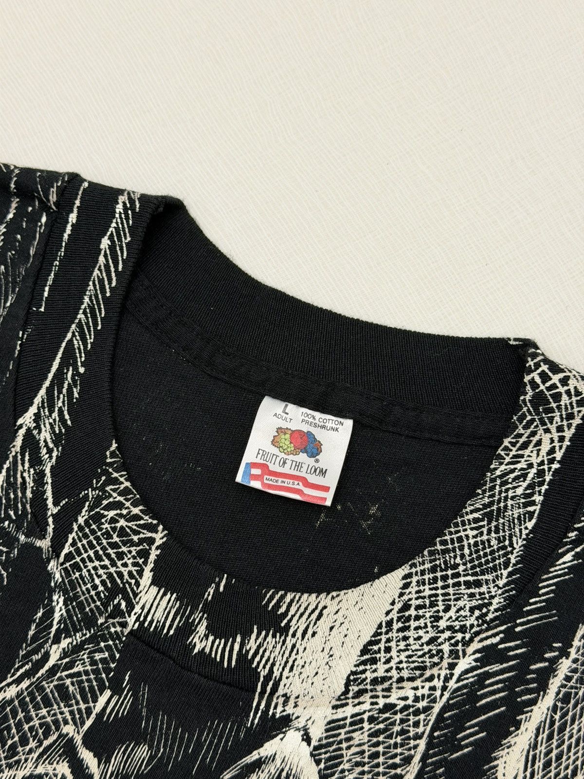 Fruit Of The Loom Vintage 90s Wolves AOP Wolf Pack 1992 Harlequin Lrg USA FOTL Size US L / EU 52-54 / 3 - 6 Thumbnail
