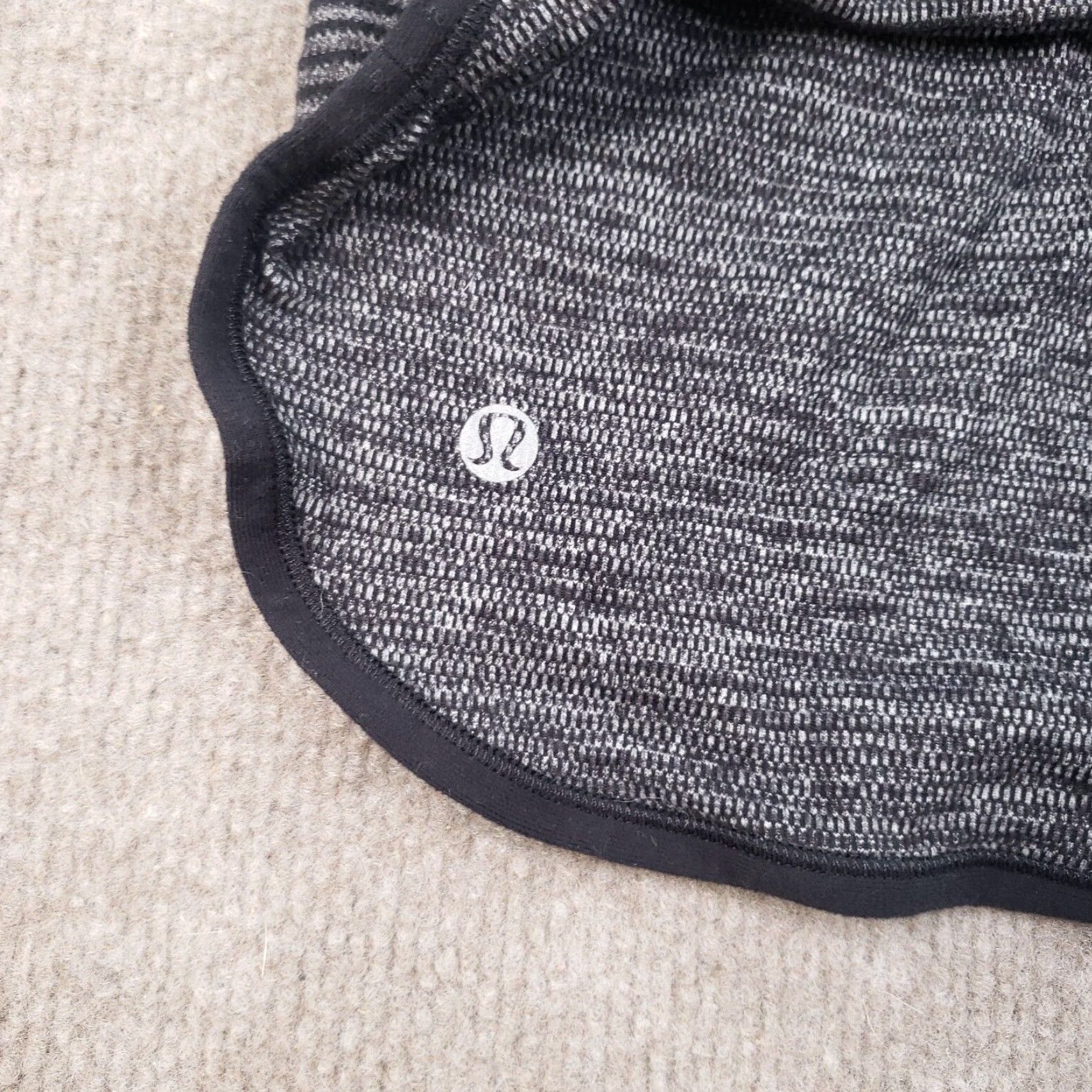 Lululemon Lululemon Shirt Womens Small Gray Black Striped Reversible Crew Neck Gym Running Size S / US 4 / IT 40 - 5 Thumbnail