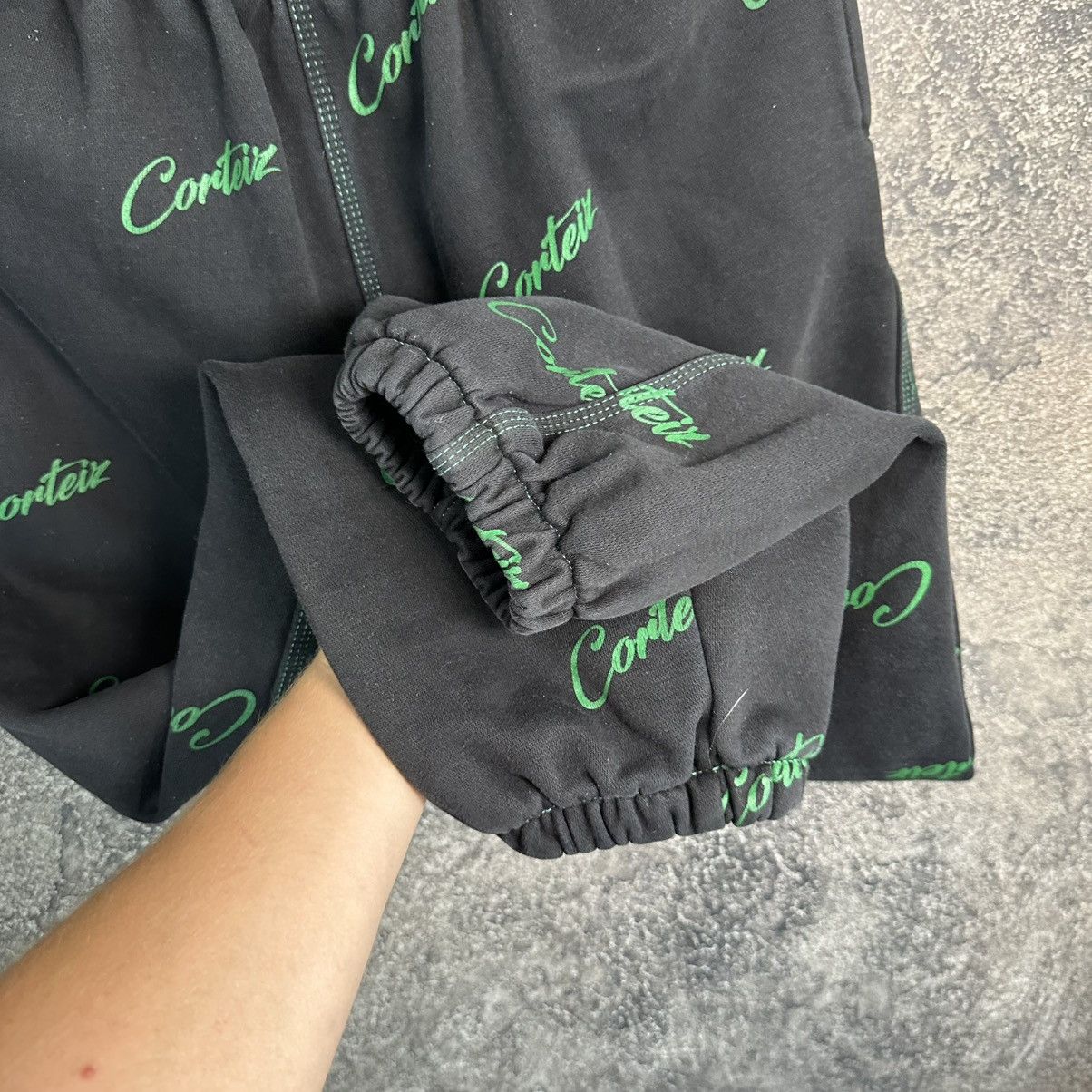 Corteiz Vintage Corteiz Monogram Sweatpants Size US 30 / EU 46 - 7 Thumbnail