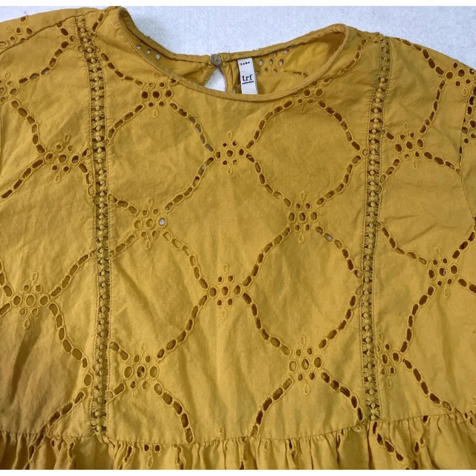 Zara ZARA Blouse Top SHIRT Round Neck Gold / 26-58 Size S Women’s Bell Sleeve Regular Modern Casual Front Button Closure Viscose 3/4 Sleeve Vintage No Size S / US 4 / IT 40 - 2 Thumbnail