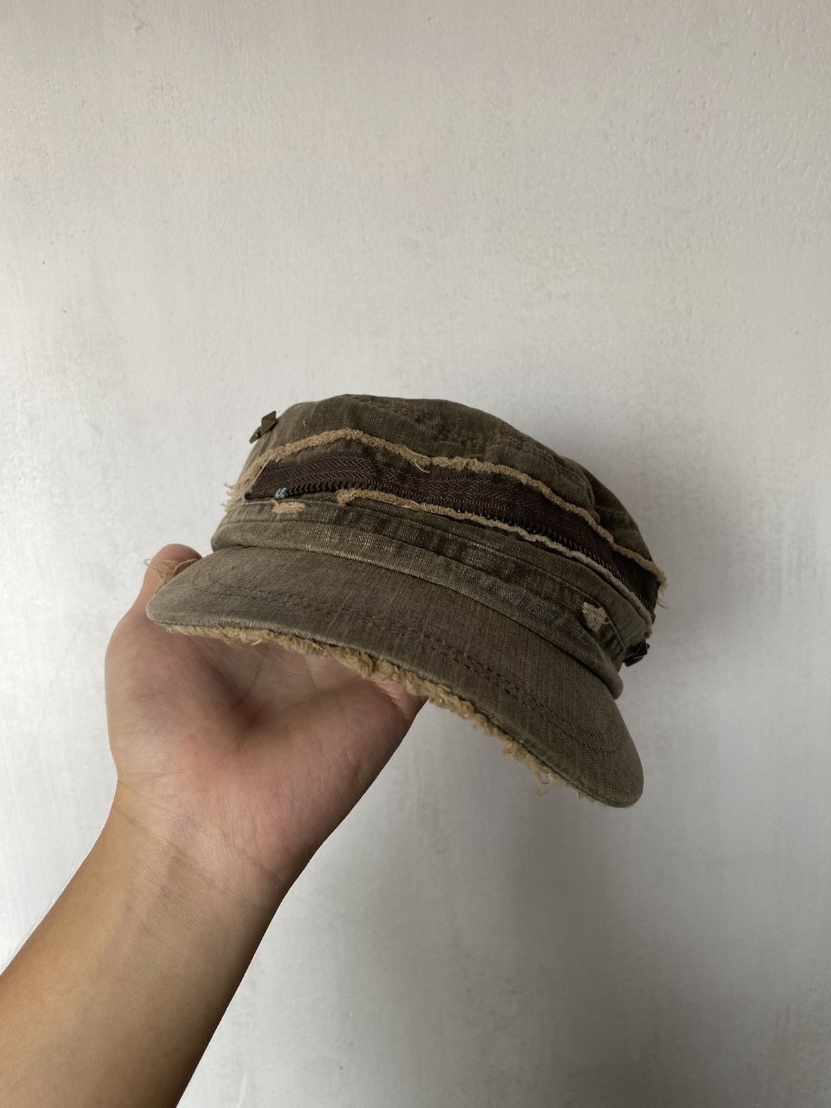 If Six Was Nine × Japanese Brand × Le Grande Bleu (L.G.B.) Cadet Distressed Zipper Goth Hat Size ONE SIZE - 3 Thumbnail
