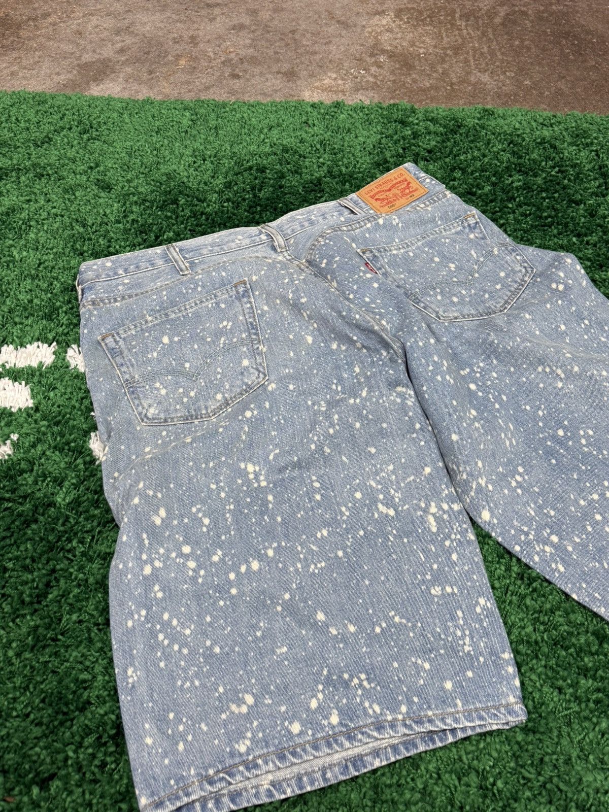 Levi's Levi's 559 Paint Splatter Bleach Denim Jean Shorts Sz. 40 Size US 40 / EU 56 - 3 Thumbnail
