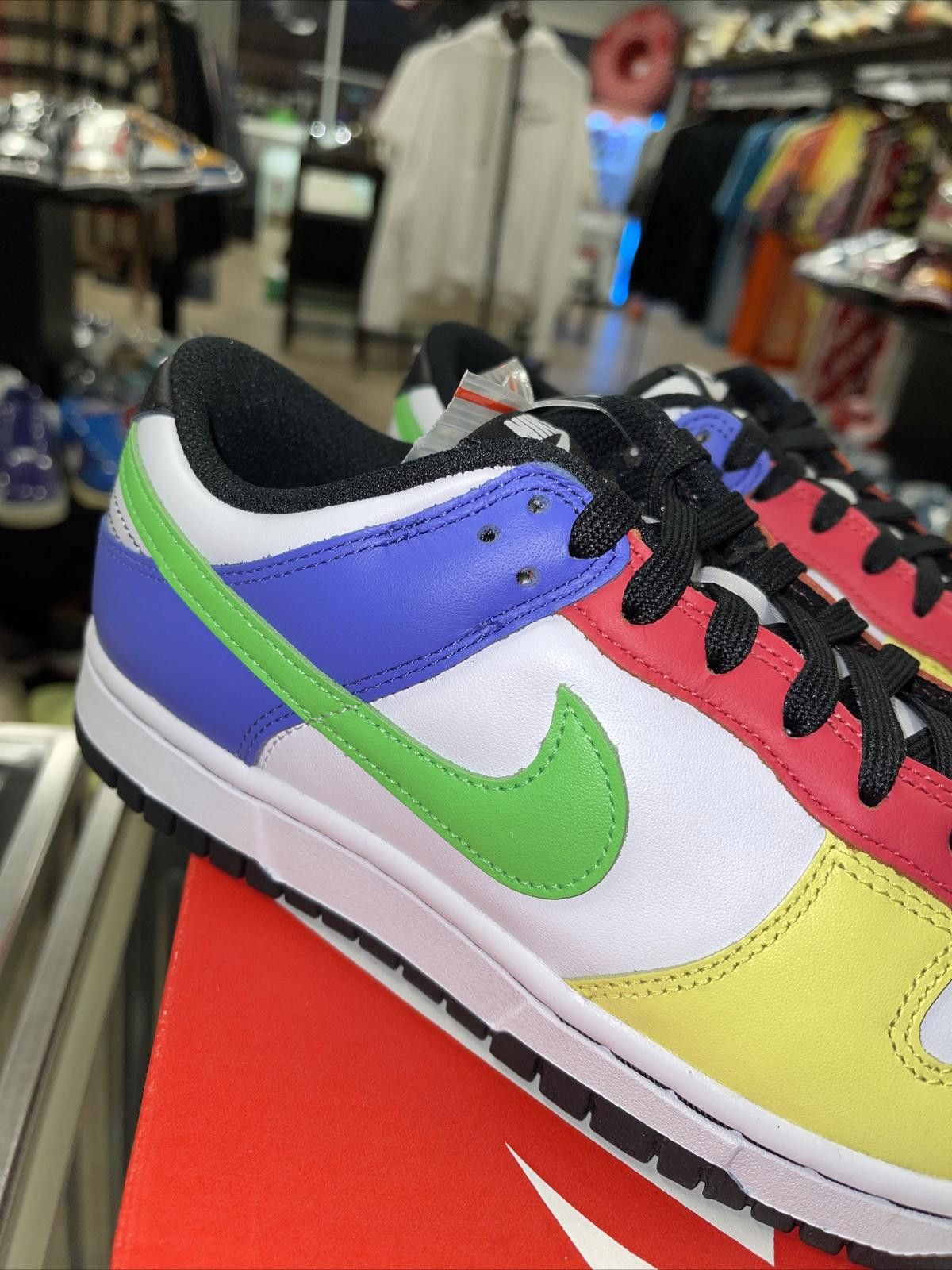 Nike Nike Womens Dunk Low Green Strike Size 8W/6.5M. DD1503-106 Size US 8 / EU 41 - 3 Thumbnail