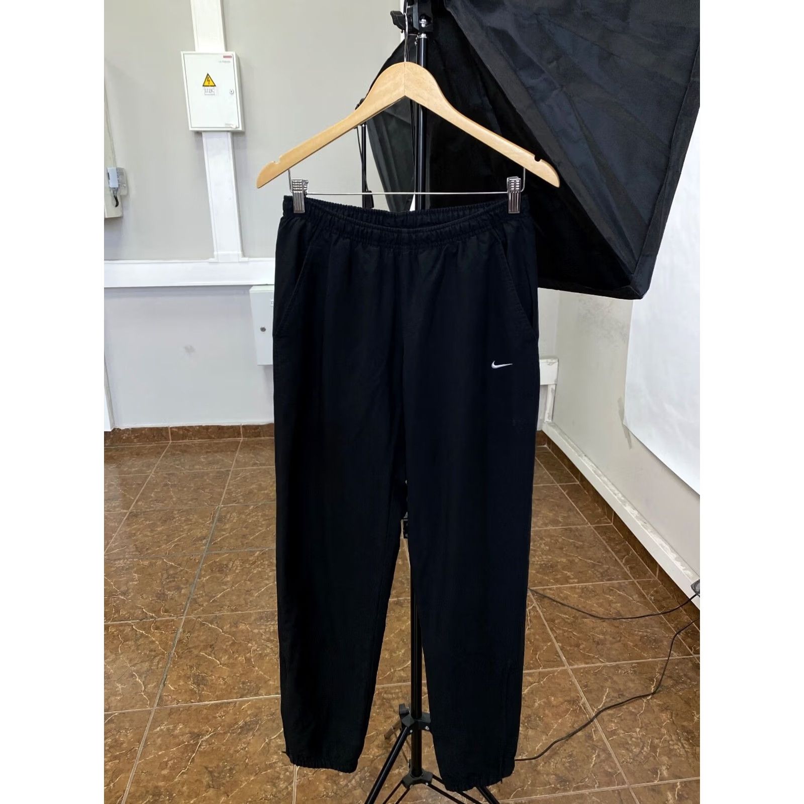 Nike VINTAGE Nike Nylon Track Pants M Black Mens | 90s Y2K Rare Retro Hype, Activewear, Pants, Regular, Size M, Black, Nylon, 90s, Mens Size US 31 - 2 Thumbnail