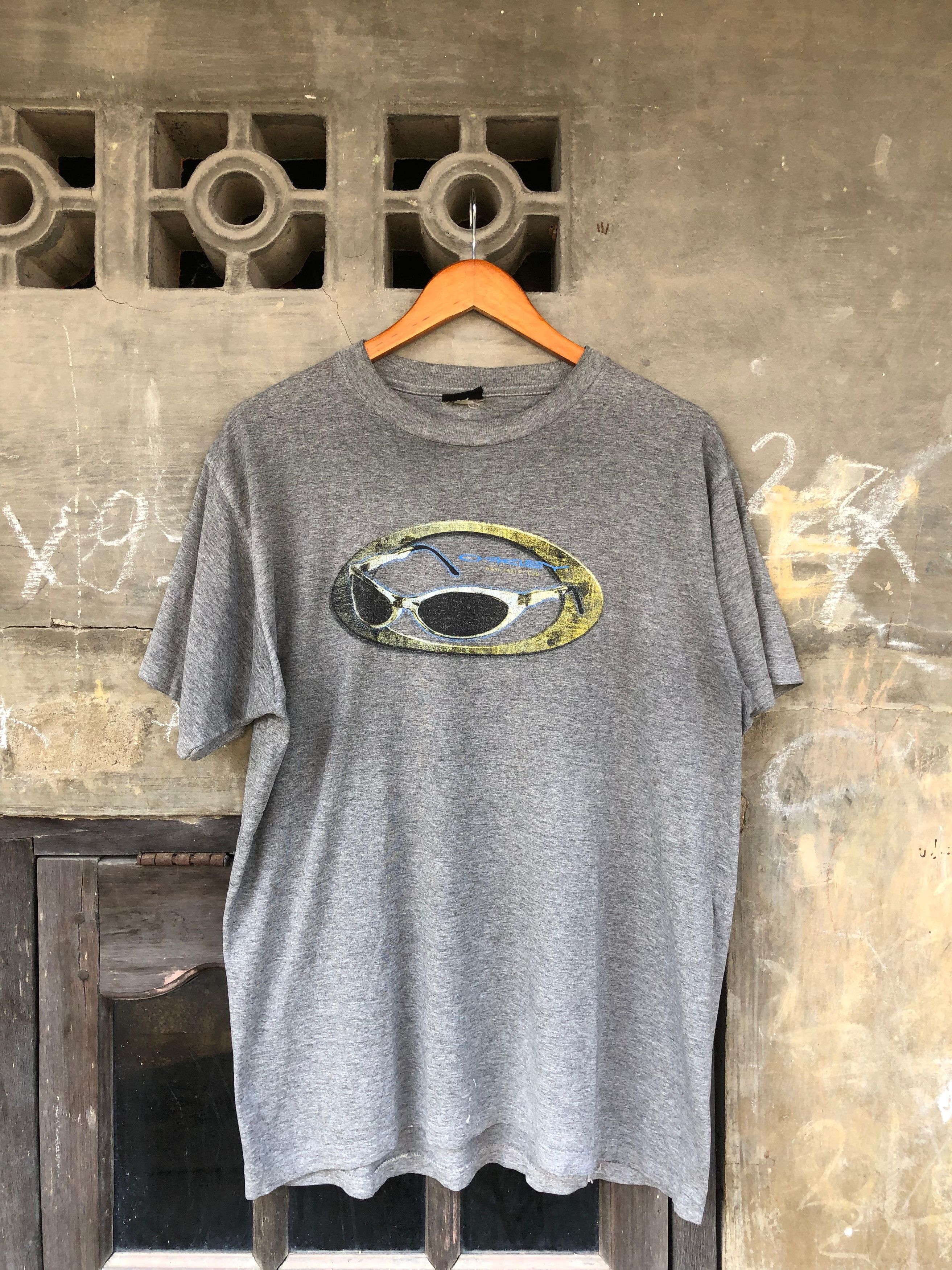 トップス Vintage Archive 90s OAKLEY T-shirt Vintage Oakley Archive 90's Rare Streetwear Tee Shirt Size L
