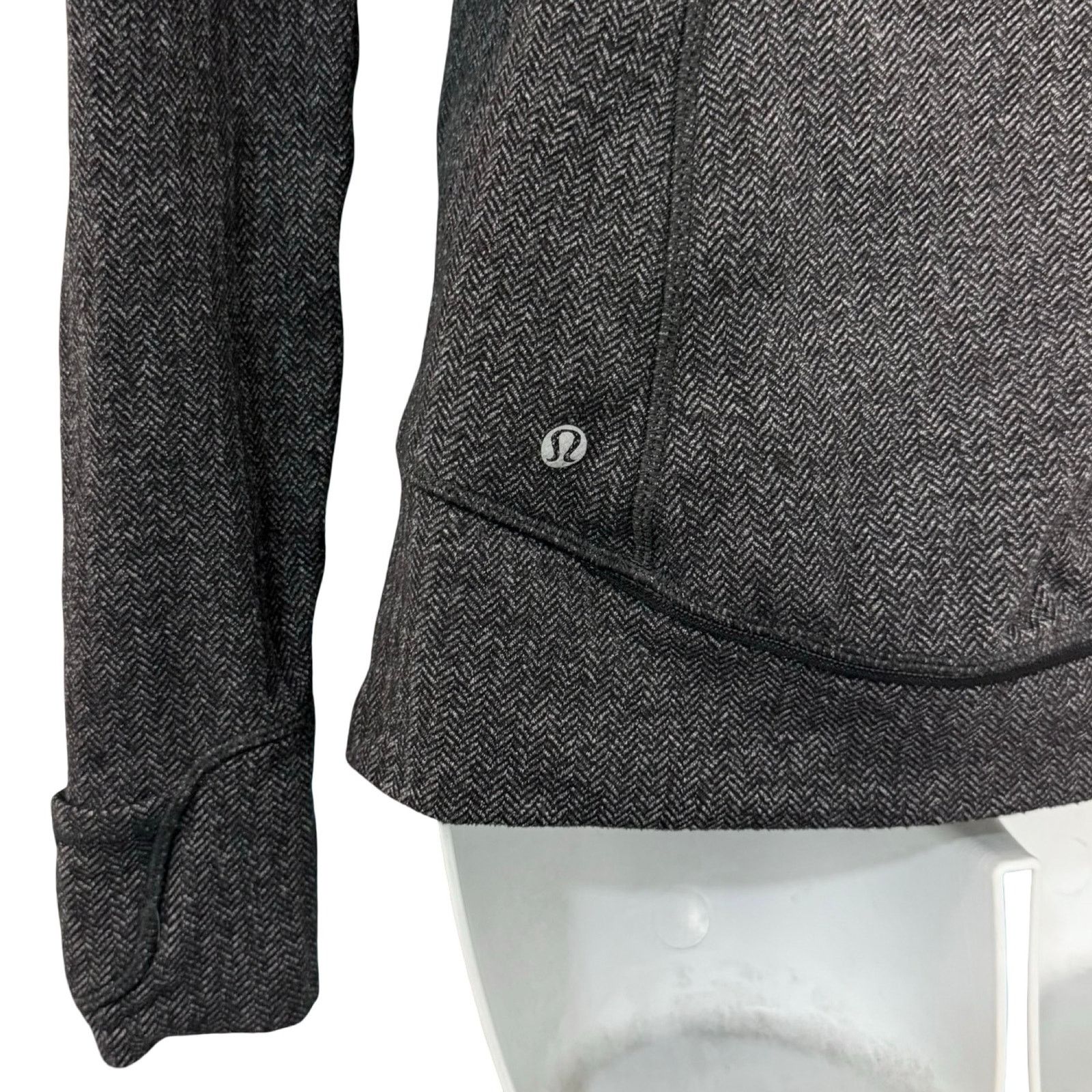 Lululemon Lululemon Think Fast Herringbone Black Gray Pullover Size 4 Size S / US 4 / IT 40 - 5 Thumbnail