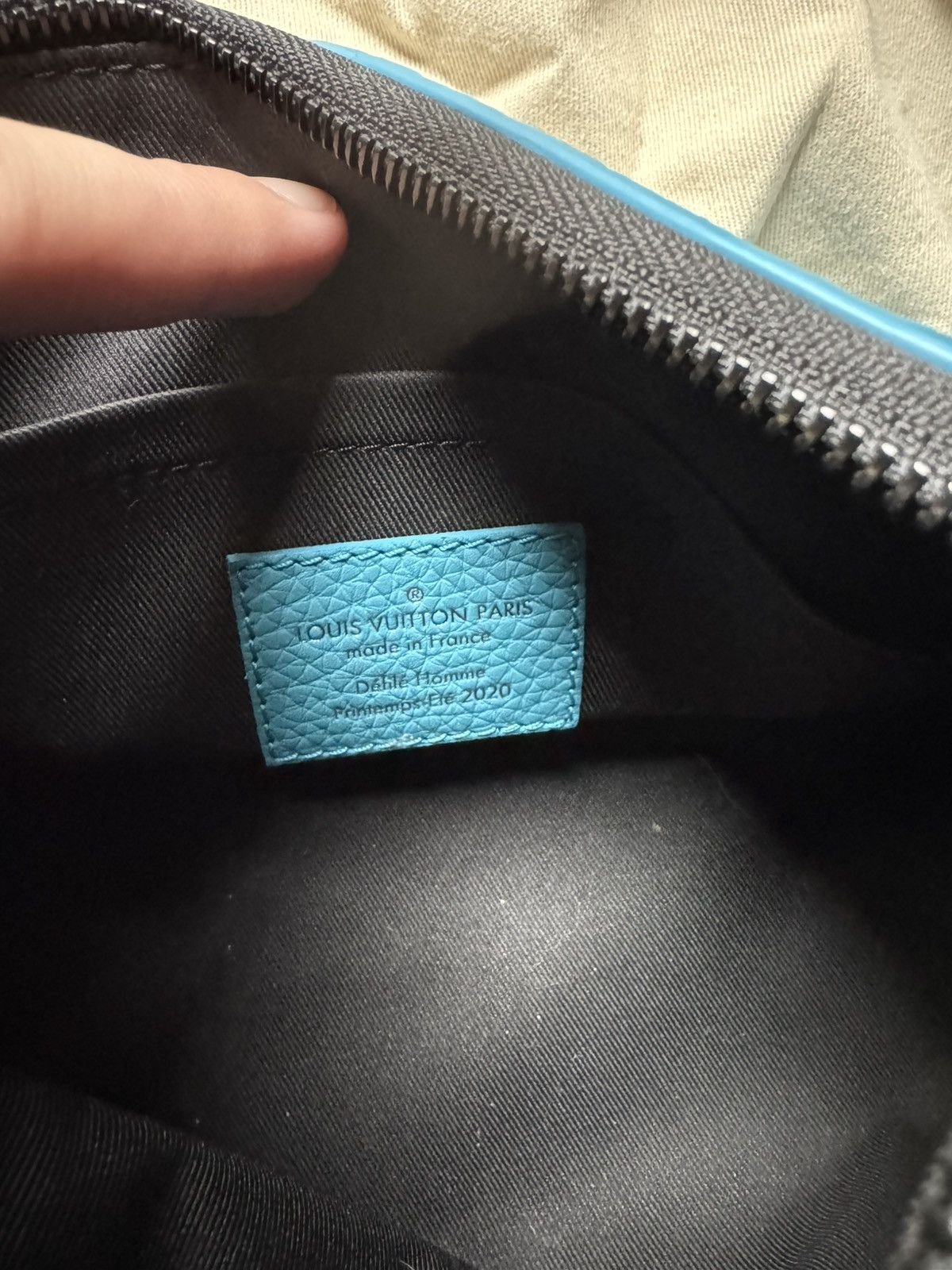 Louis Vuitton Like new Triangle Messenger (Spring 2020) Size ONE SIZE - 7 Thumbnail