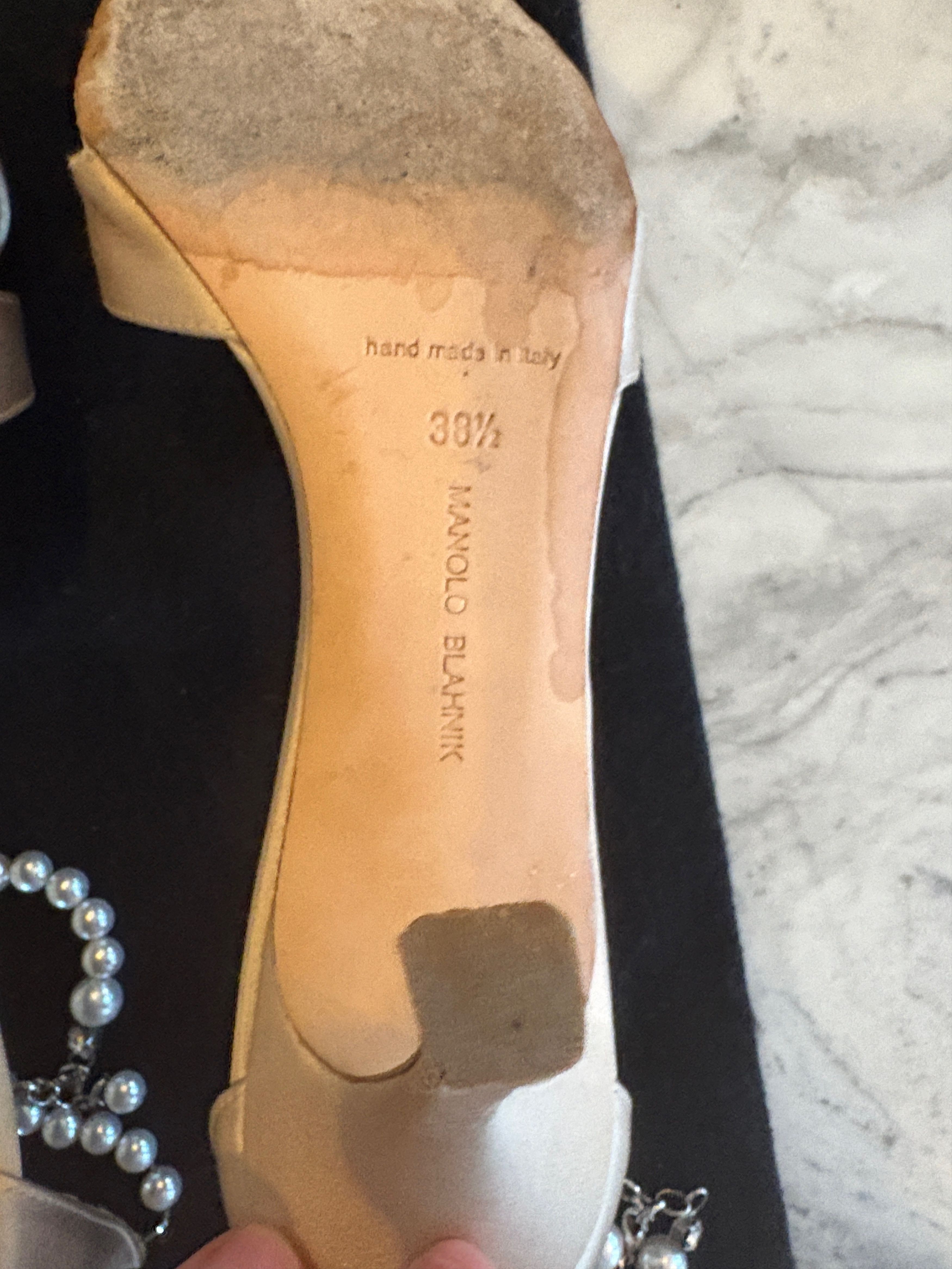 Manolo Blahnik Manolo Blahnik Beige Silk Heels / Pearl ankle strap / 38.5 Size US 7.5 / IT 37.5 - 7 Thumbnail