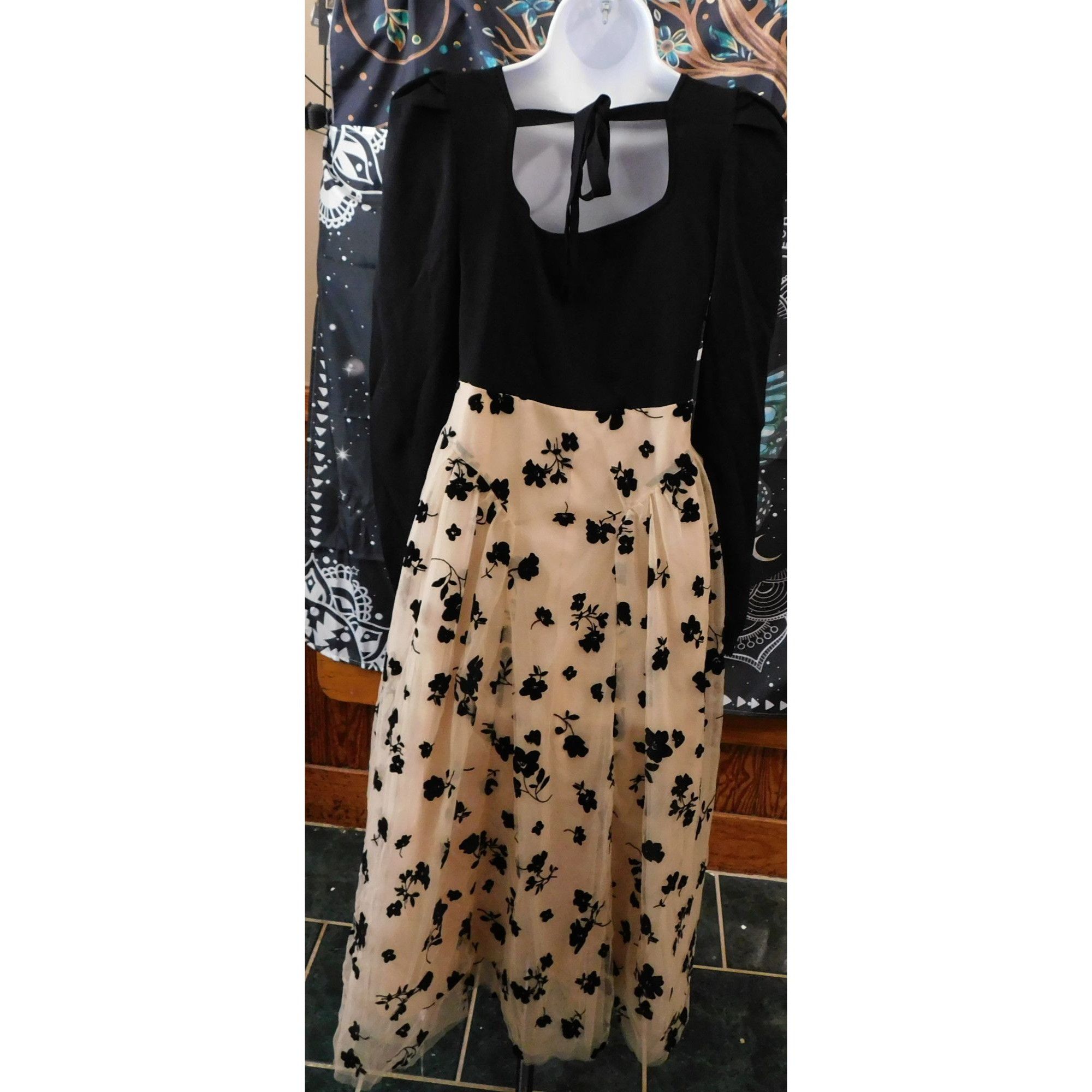 Other Chicwish Formal Floral Dress With Velvet Accents Size M / US 6-8 / IT 42-44 - 2 Thumbnail