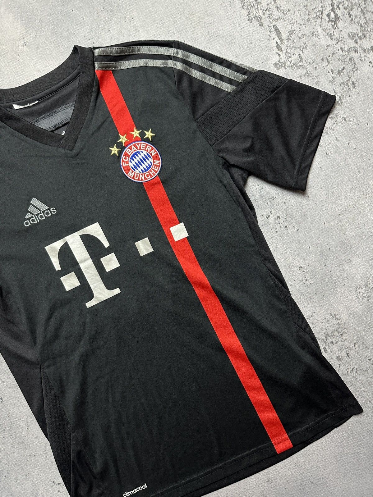 Adidas 2014-2015 Bayern Munich #23 Vidal Adidas Soccer Jersey Rare Size US S / EU 44-46 / 1 - 4 Thumbnail