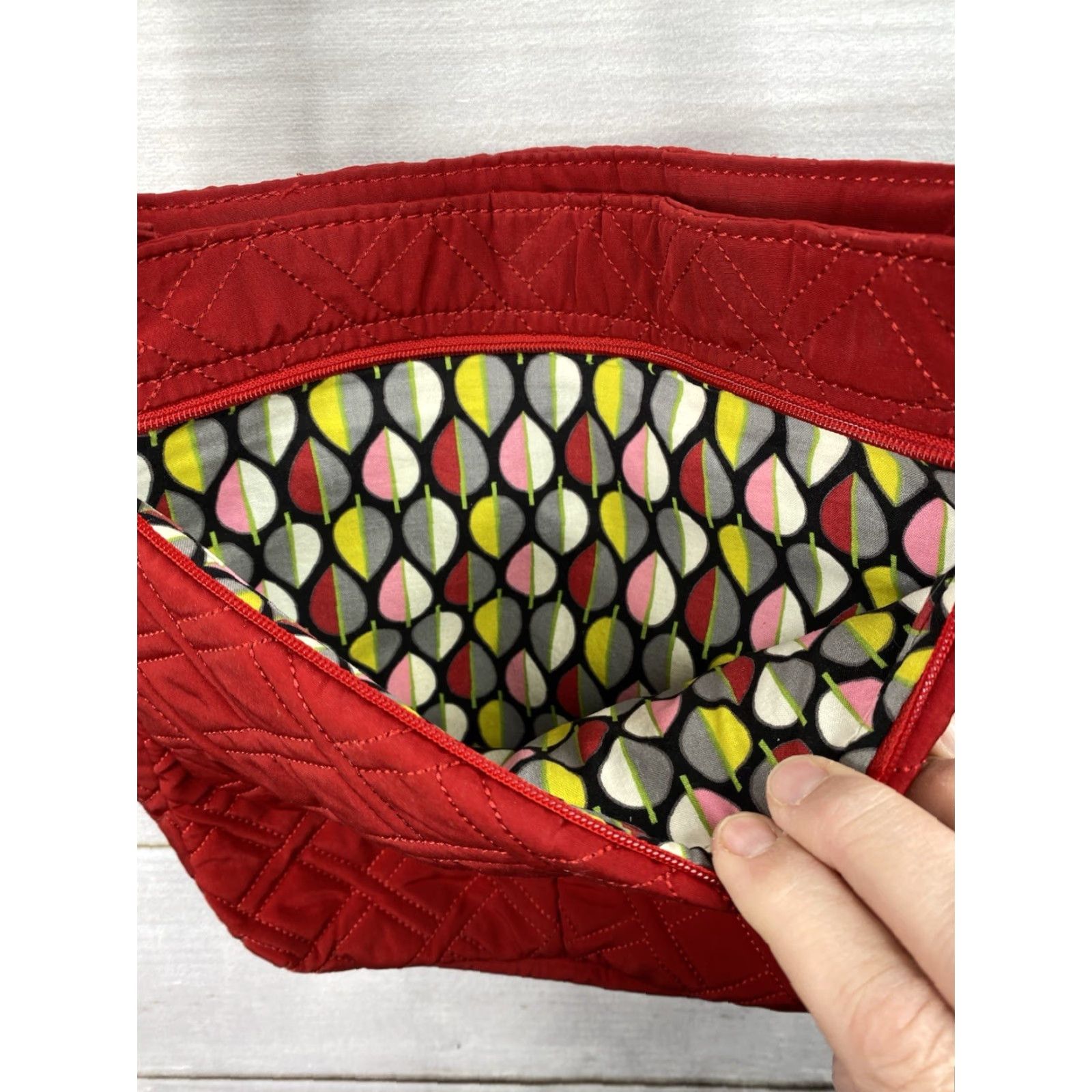 Vera Bradley Vera Bradley Crossbody Bag Red Quilted Medium Size Cotton Interior Multicolor Lining Zip Closure Adjustable Strap Inner Pockets Exterior Cotton Size ONE SIZE - 6 Thumbnail