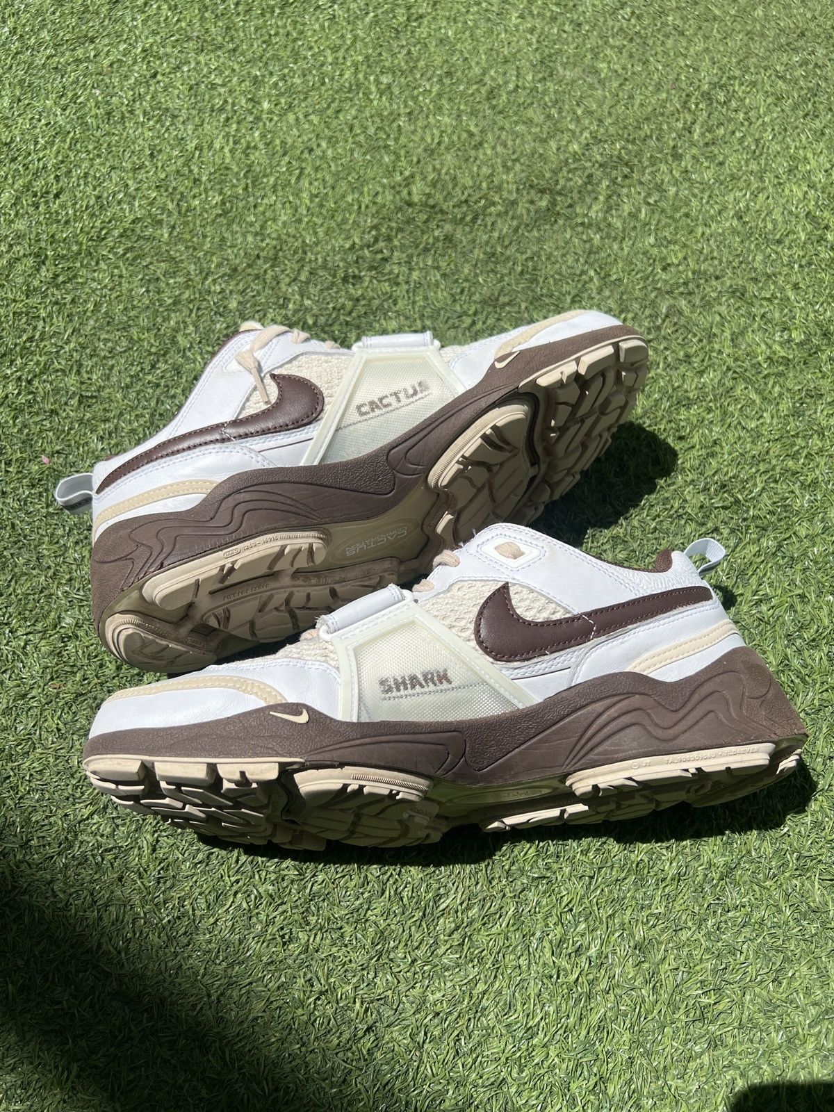 Nike × Travis Scott 🌵TRAVIS SCOTT X NIKE ZOOM FIELD JAXX (HQ3073 100 Size US 12 / EU 45 - 2 Thumbnail
