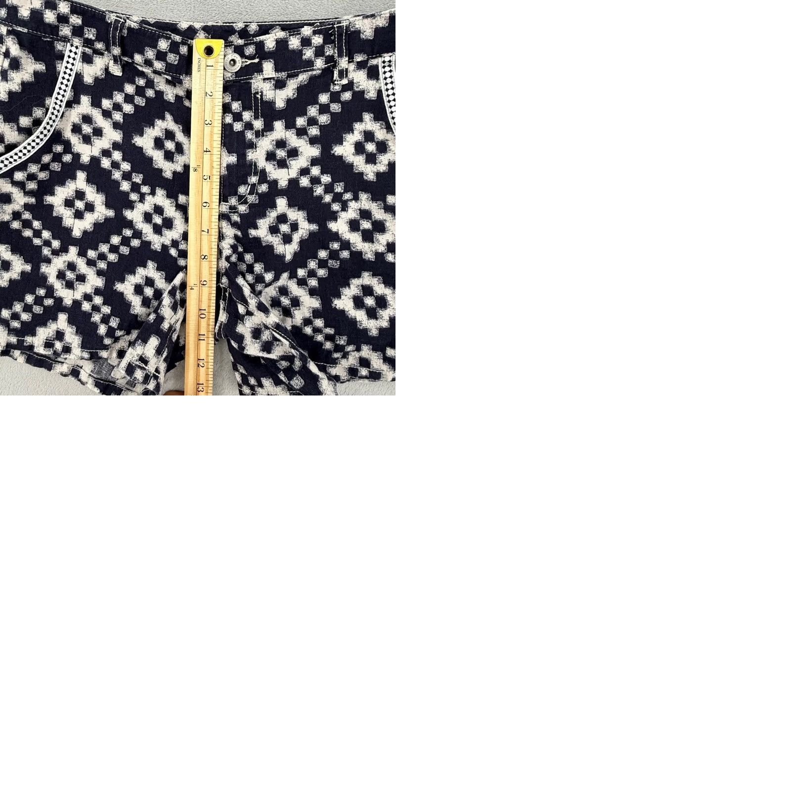 Vince Camuto Keywords: Uses the most relevant ("Two by Vince Camuto," "Navy White Ikat Linen Blend," "Summer Shorts") Size 24" / US 00 / IT 34 - 9 Thumbnail