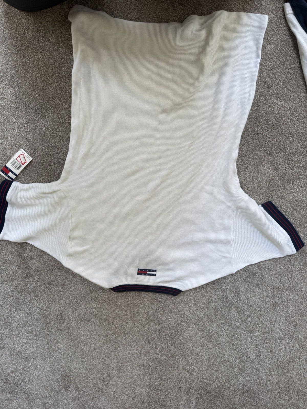 Tommy Hilfiger Vintage tommy hilfiger tee - tags still on Size US M / EU 48-50 / 2 - 4 Thumbnail