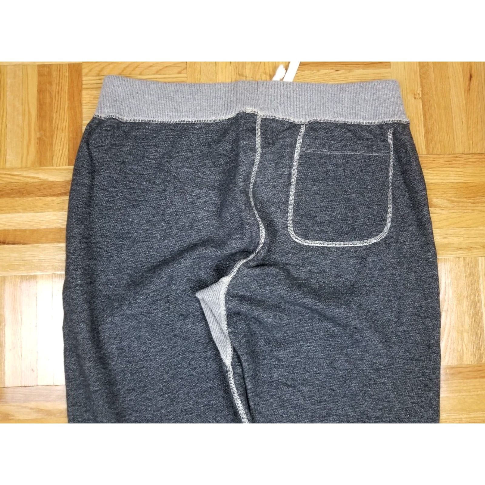 Champion VINTAGE CHAMPION REPRO RUNNER TAG 2 TONES SWEATPANTS SZ LARGE SHIRT? (note: no) Size US 33 - 7 Thumbnail