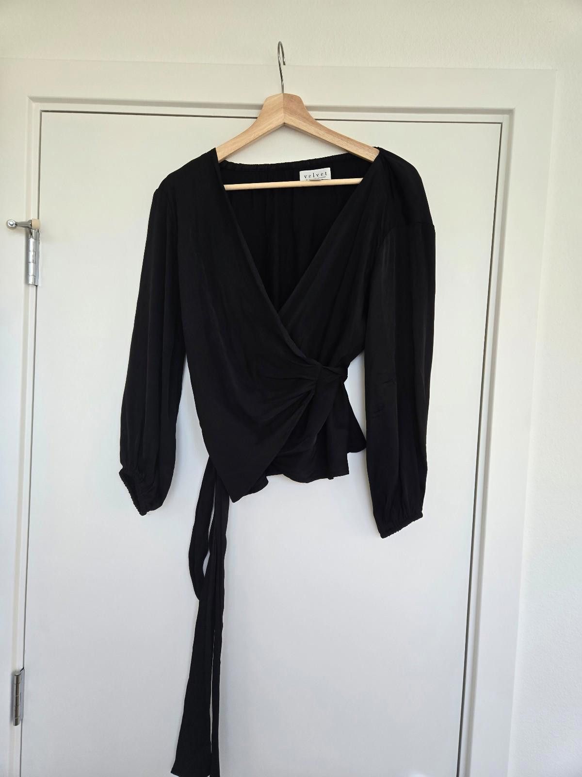 Other Velvet Everlee Viscose Satin Wrap Top Size S / US 4 / IT 40 - 3 Thumbnail