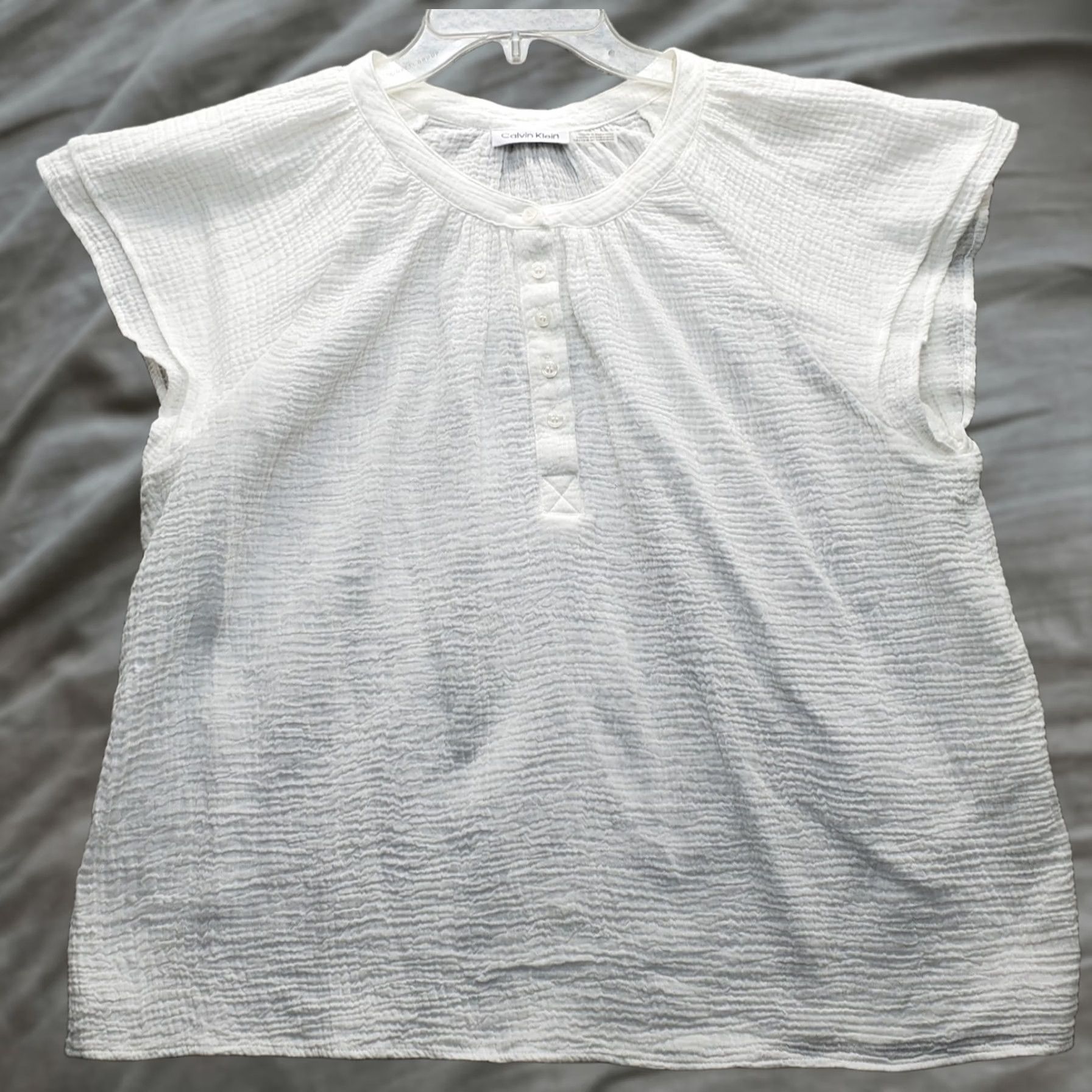 Calvin Klein Calvin Klein Blouse Top Womens L White Puckered Texture Short Sleeve Henley Size L / US 10 / IT 46 - 1 Thumbnail