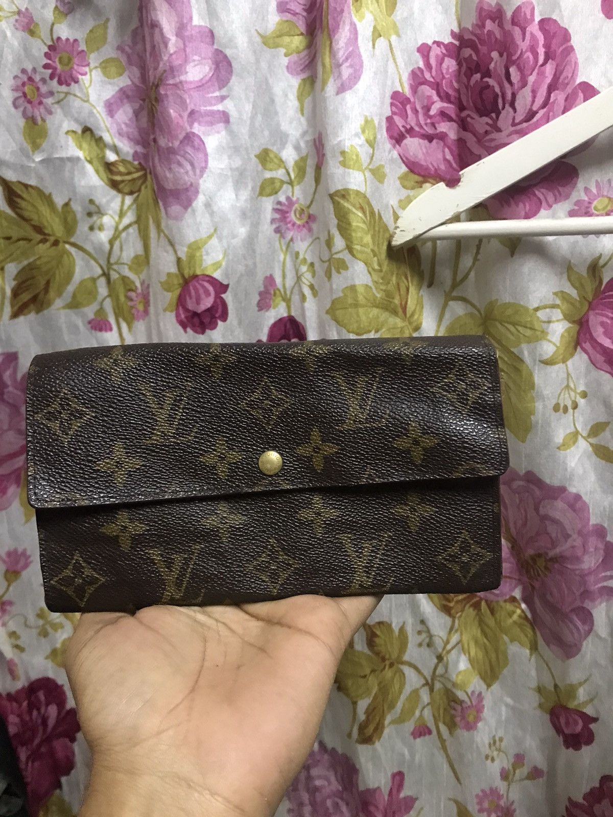 Louis Vuitton Authentic Louis Vuitton Long Wallet Size ONE SIZE - 1 Thumbnail