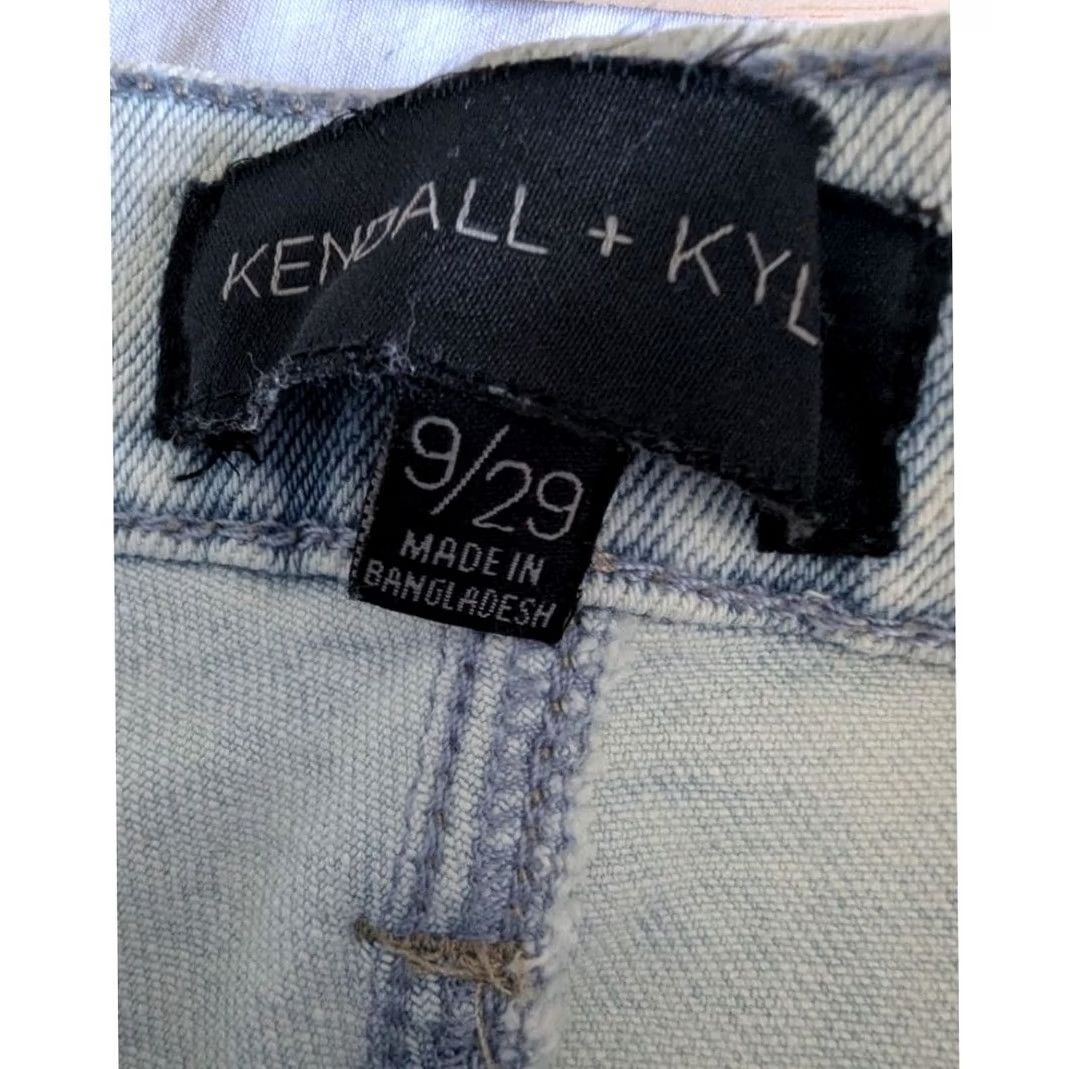 Vintage KENDALL + KYLIE The Icon High Rise Straight Jeans Light Wash Distressed 9/29 Womens Jeans Size 30" / US 8 / IT 44 - 4 Thumbnail
