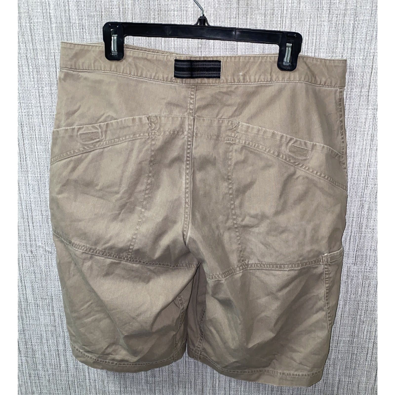 Mountain Hardwear Mountain Hardwear Hiking Shorts Mens Beige Cotton/Nylon Size L Regular Front Flat Front Button Casual Solid Size US 33 - 4 Thumbnail