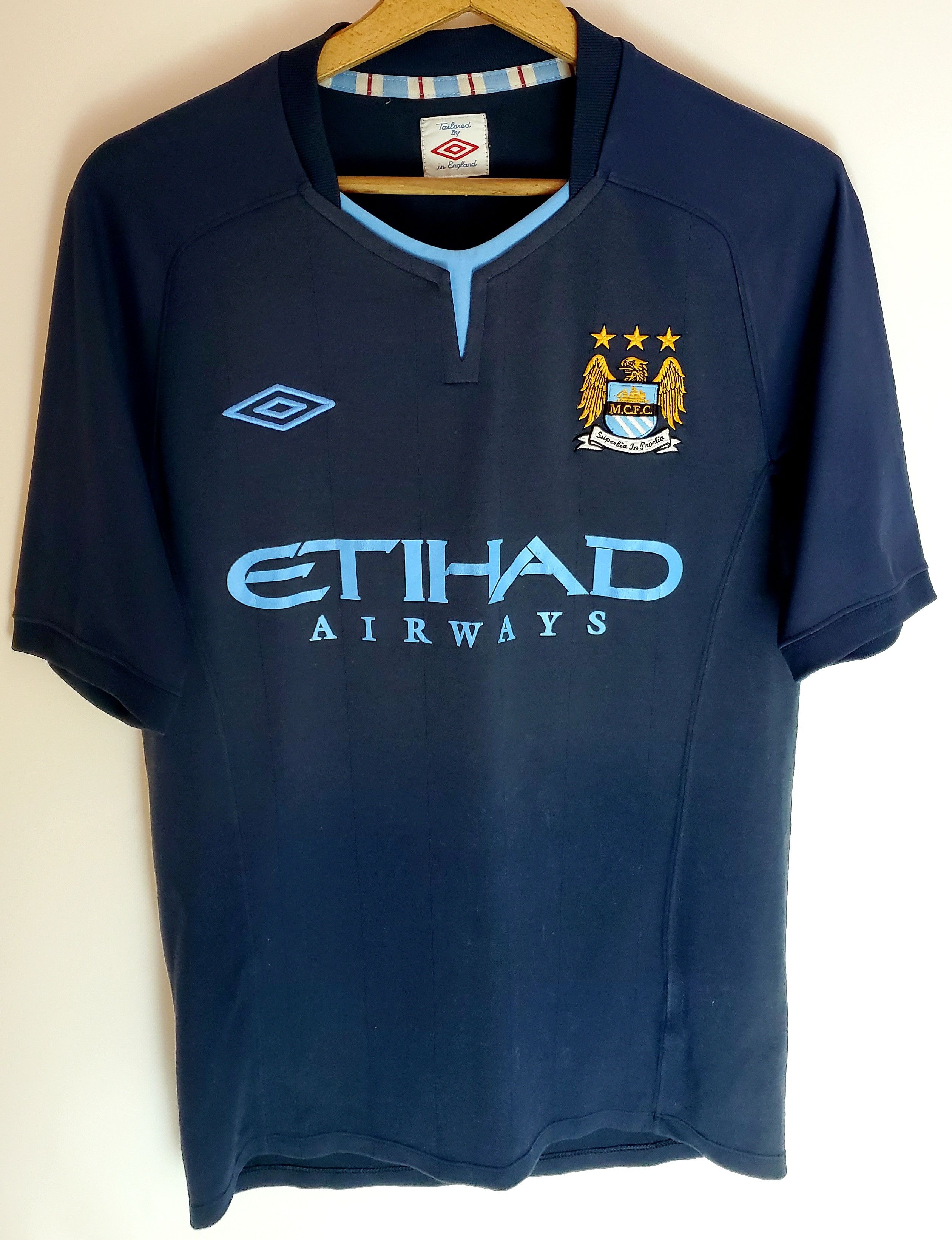 Umbro Manchester City Away shirt 2010/11 Umbro #21 David Silva S Size US S / EU 44-46 / 1 - 1 Thumbnail