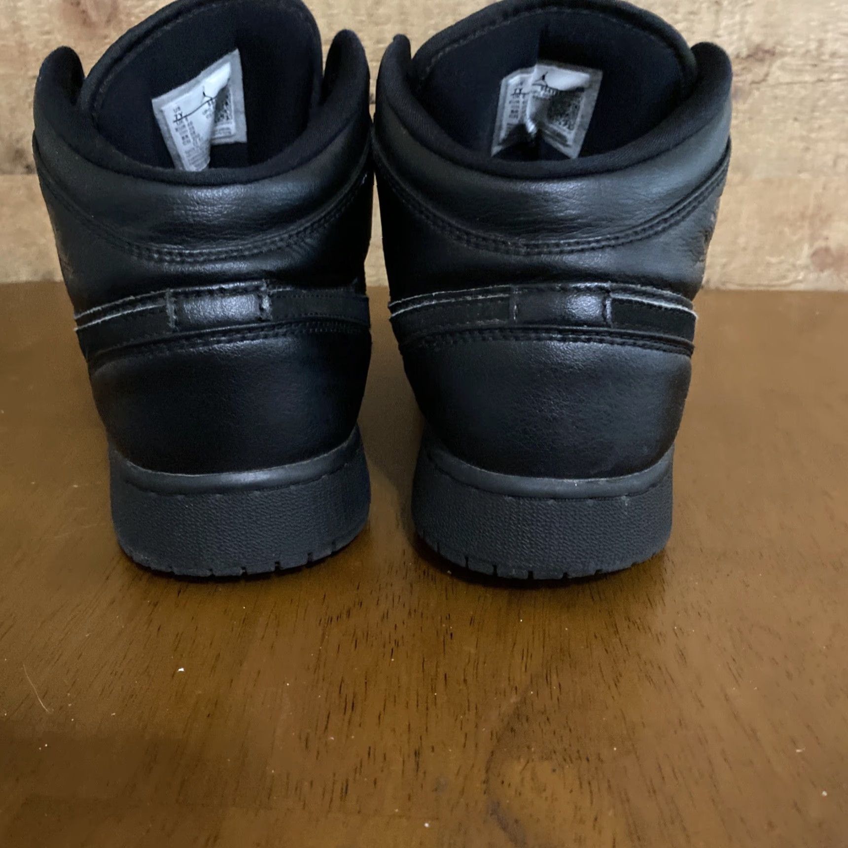 Jordan Brand Jordan 1 Mid GS Deep Black 554725-090 Size 7Y Size US 7 / EU 40 - 4 Thumbnail
