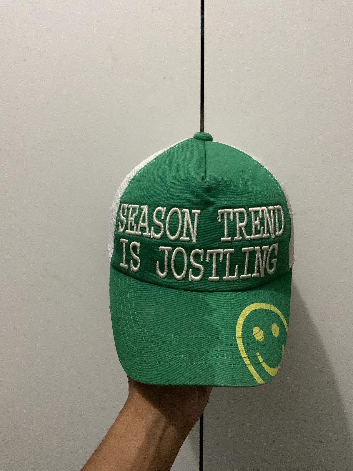 Japanese Brand Season Trend Is Jostling Smiley Truker Hat Cap Size ONE SIZE - 1 Thumbnail