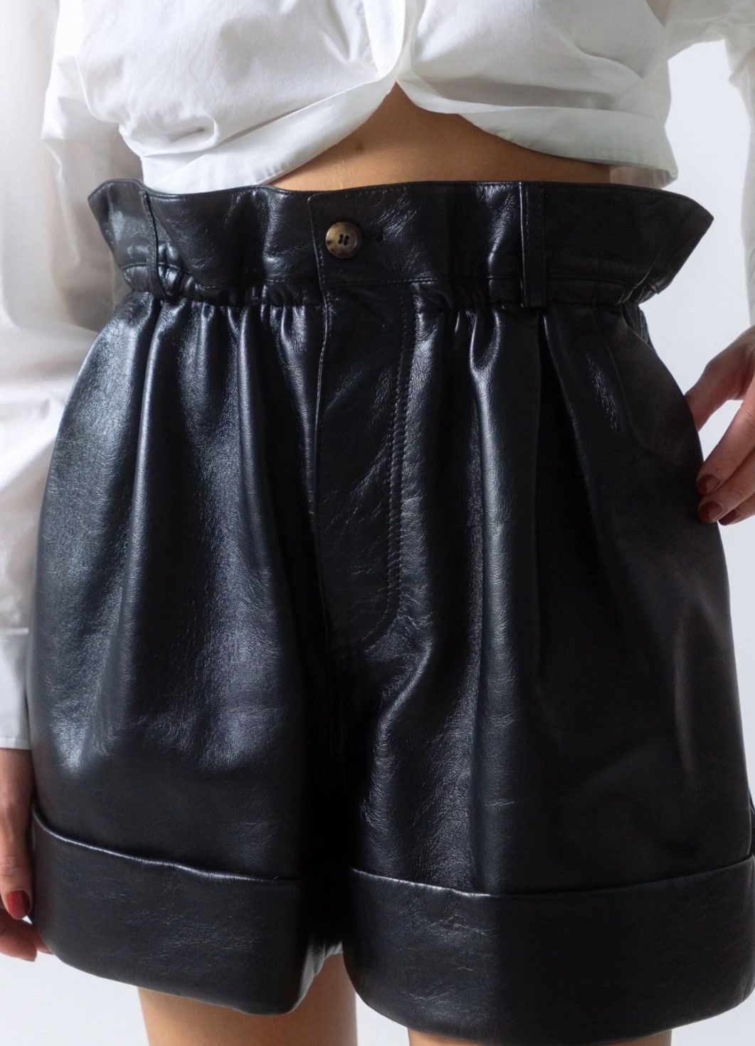 Miu Miu 🔥 Miu Miu paperbag waist leather shorts Size US 26 / EU 42 - 1 Thumbnail
