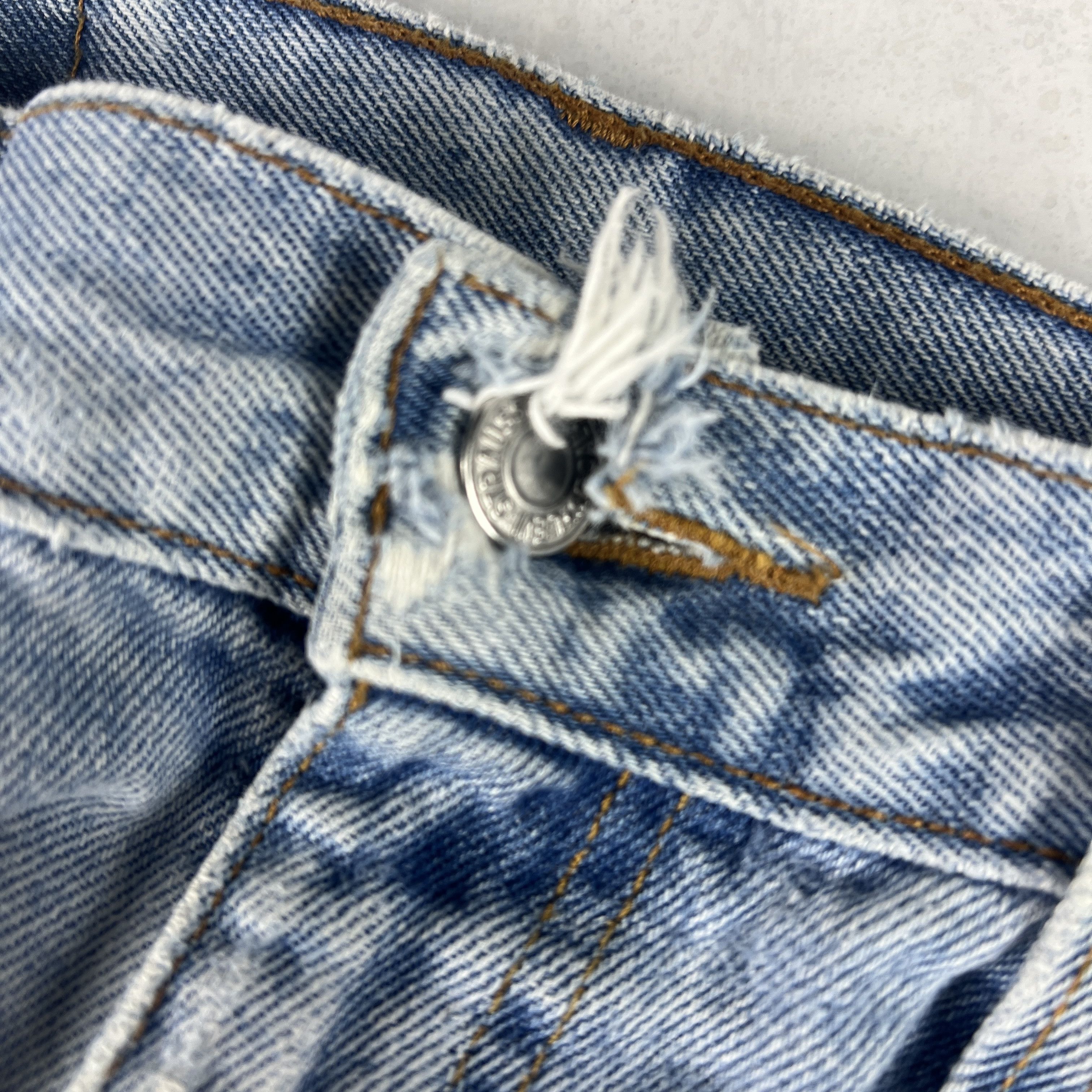 Levi's × Vintage Y2K Levi's Jeans 505 Straight Blue Faded Grunge Cotton Denim Size US 33 - 3 Thumbnail