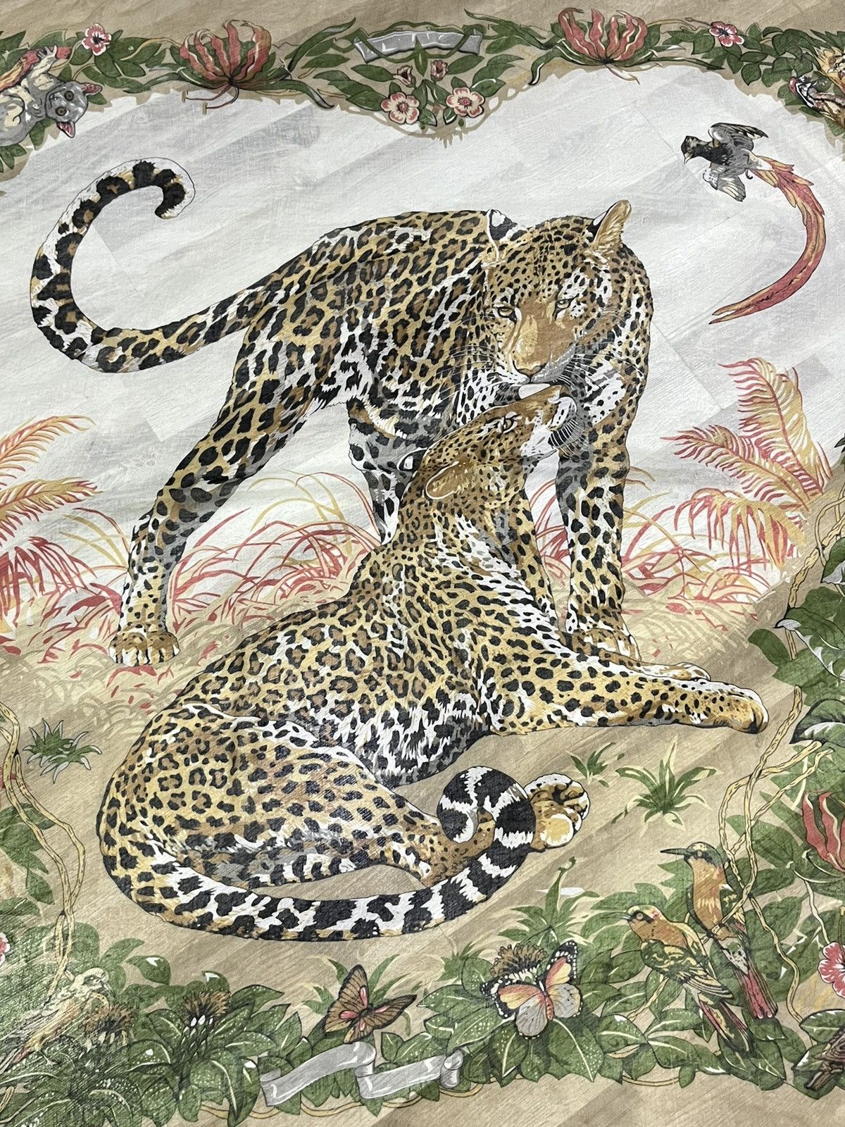 GOA VERYRARE🔥Vintage GOA LEOPARD COUPLE Flora & Fauna Big Scarf Size ONE SIZE - 5 Thumbnail