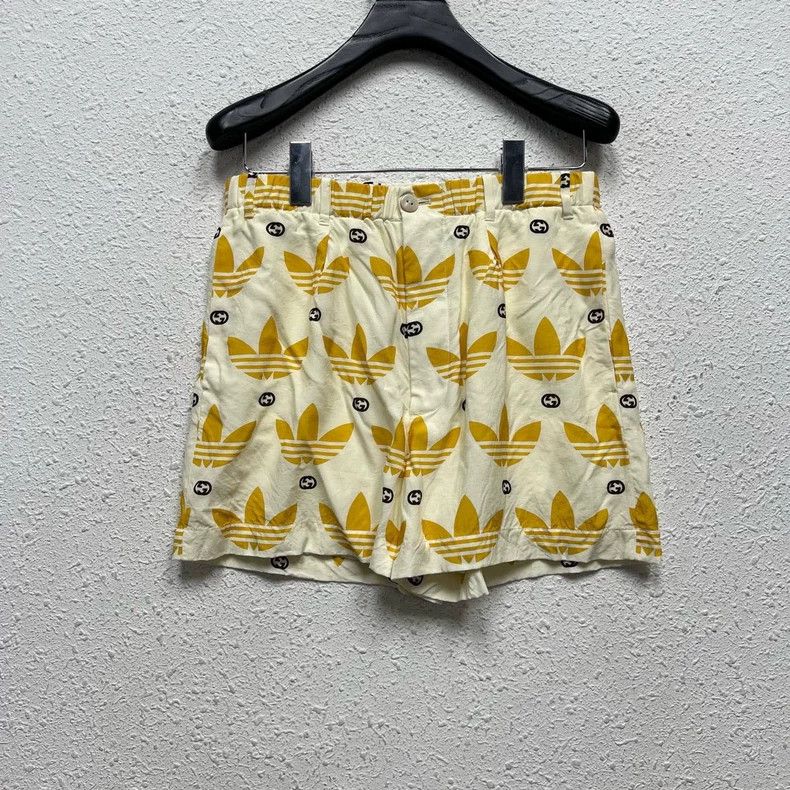 Gucci Gucci Co-branded full-printed letter logo silk shorts Size US 28 / EU 44 - 1 Thumbnail