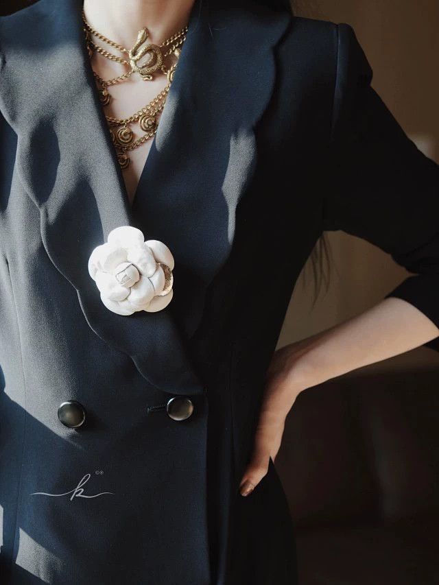 Givenchy Givenchy Vintage Lace-Trimmed Lapel Blazer Dress Women's Size L / US 10 / IT 46 - 6 Thumbnail