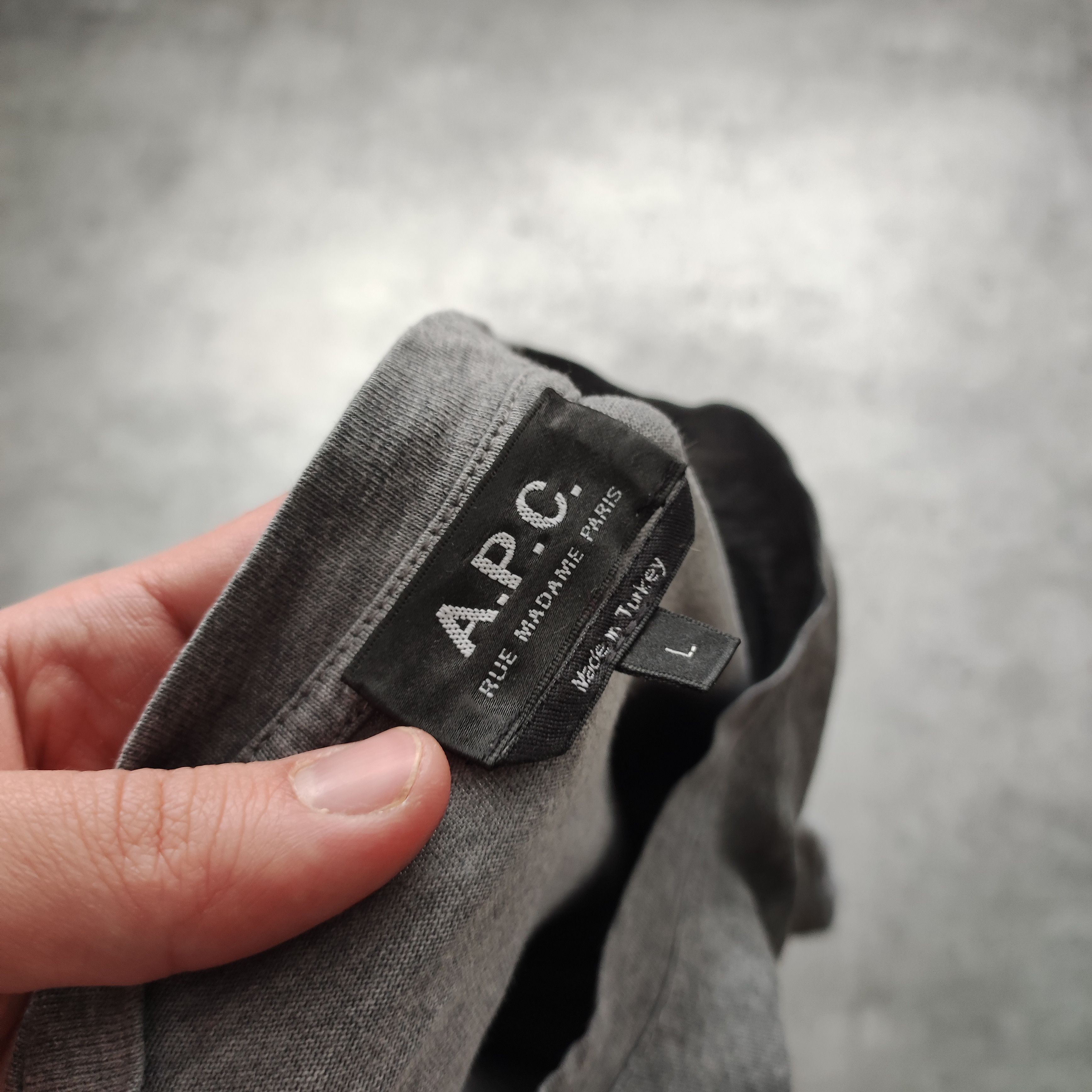A.P.C. A.P.C Paris Classic Cotton Small Logo Tshirt Size US L / EU 52-54 / 3 - 7 Thumbnail