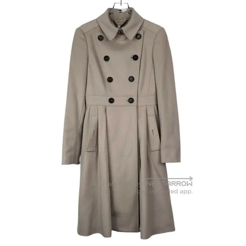 Burberry Burberry Beige Wool Women's Coat. Size S / US 4 / IT 40 - 1 Thumbnail