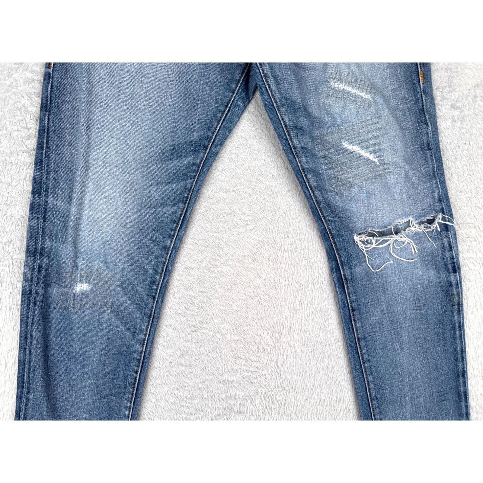 True Religion True Religion Jeans Mens 30x31 Blue Denim Logan Relaxed Taper Distressed Cotton Jeans Mens Blue Denim 90s Rock City Logo True Religion Logan Boy? Size US 30 / EU 46 - 3 Thumbnail