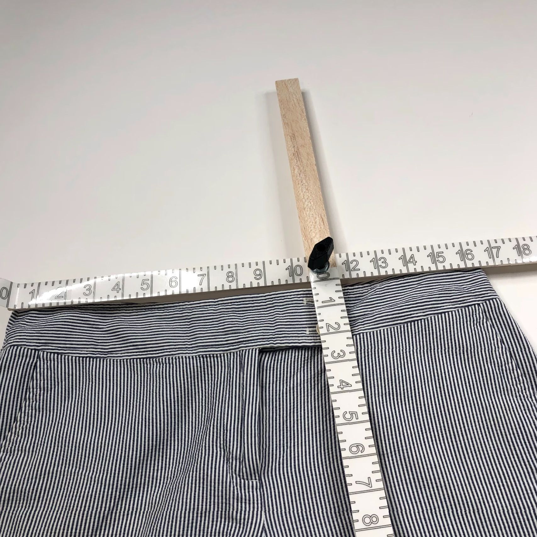 Talbots Talbots Bermuda Shorts 10" Cotton Mid Rise 33in Waist Blue Seersucker Adult Women Satin? Size 32" / US 10 / IT 46 - 2 Thumbnail