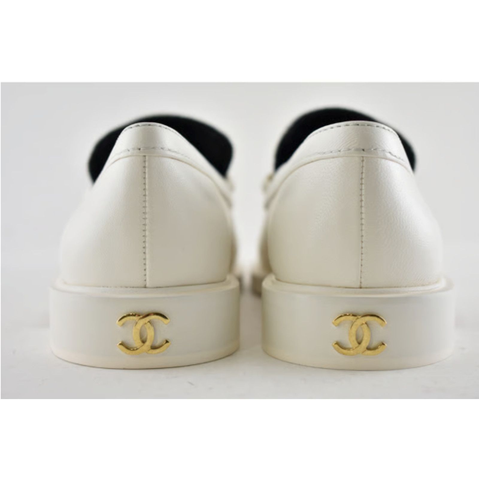 Chanel Chanel Quilted Charms CC Logo Mule Slip On Flat Loafer 37 Size US 7 / IT 37 - 11 Thumbnail