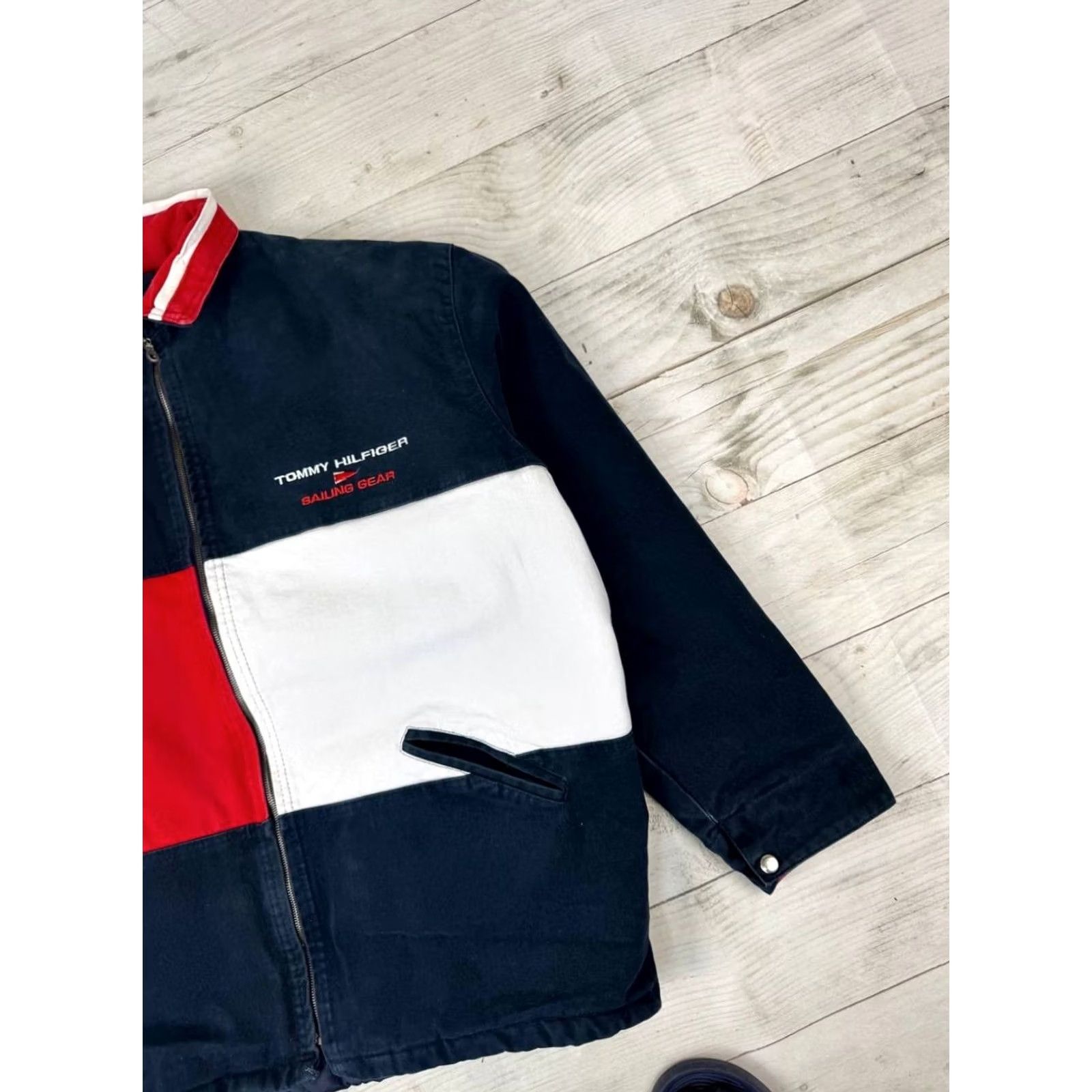 Tommy Hilfiger VINTAGE Tommy Hilfiger Denim Jacket 90s Big Logo USA Y2K Men Size L Blue Jackets Mens Size US L / EU 52-54 / 3 - 6 Thumbnail