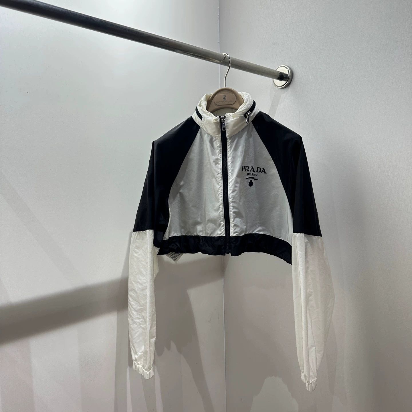 Prada Prada apr136 Logo Zip Jacket Black & White 38 Size XS / US 0-2 / IT 36-38 - 1 Thumbnail