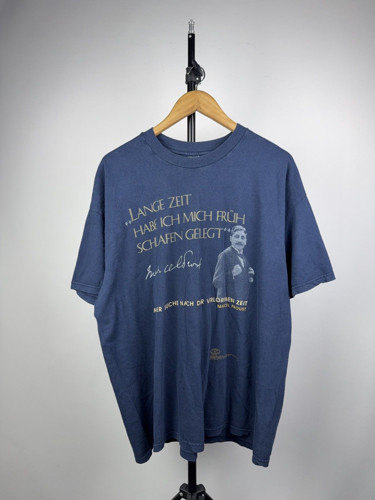 Vintage Parole di Cotone Marcel Proust Quote Tee Navy Italy Vintage Size US L / EU 52-54 / 3 - 1 Thumbnail