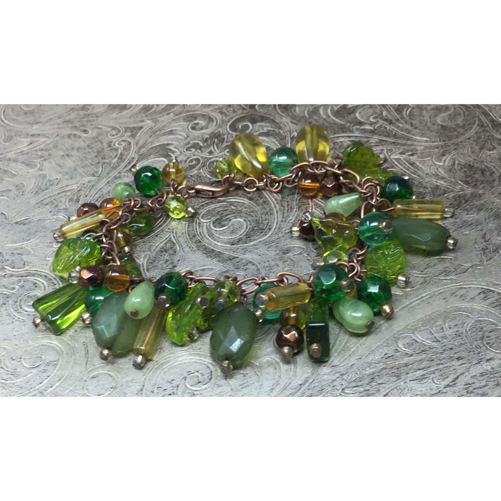 Other Women's Green Dangly Chunky Charm Bracelet Size ONE SIZE - 6 Thumbnail