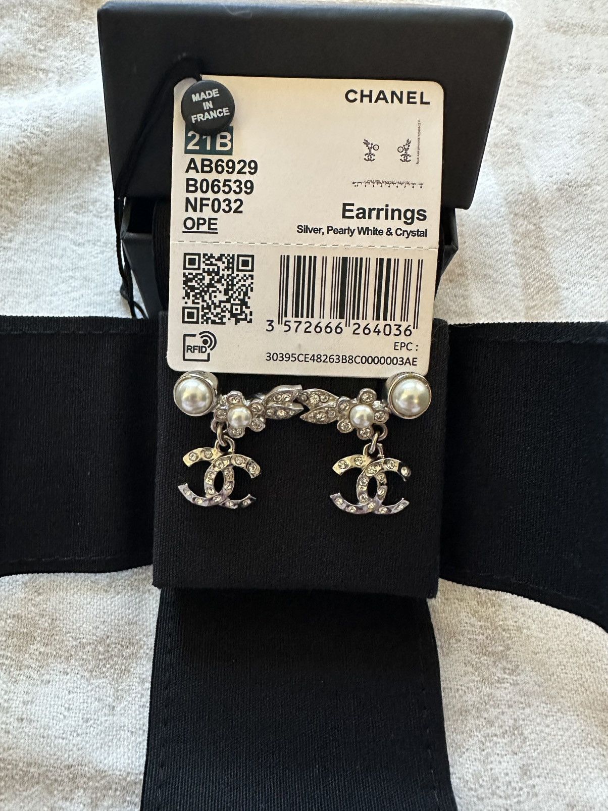 Chanel Chanel 21B pearl flower CC earring Size ONE SIZE - 2 Thumbnail