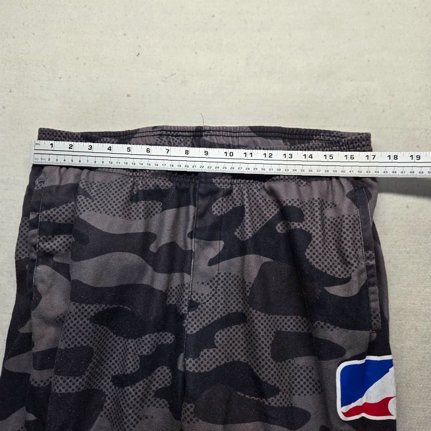 NBA NBA Sweatpants Jogger Black Gray Camo Elastic Waist Drawstring Basketball Men XL Size US 36 / EU 52 - 4 Thumbnail