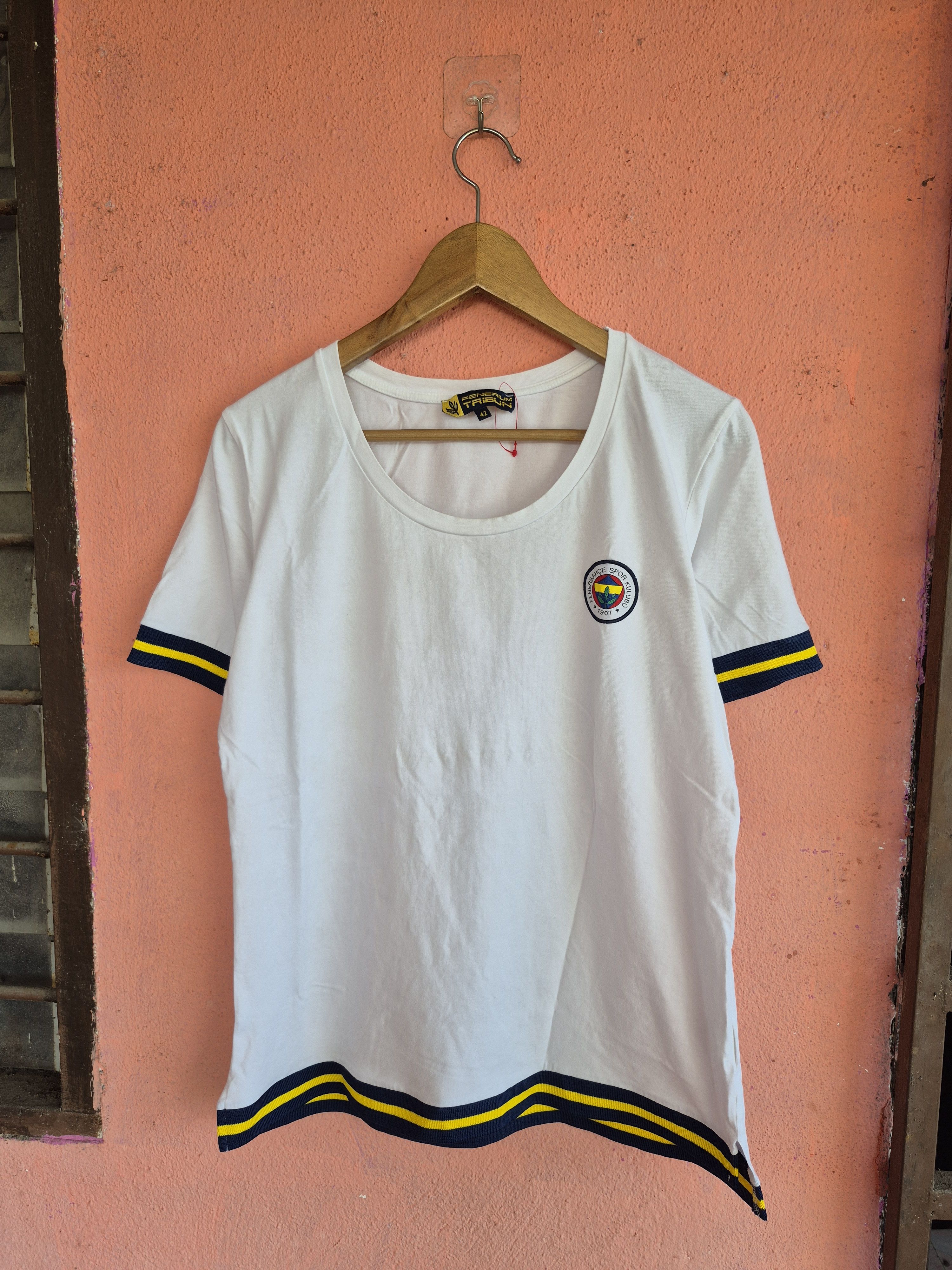 Vintage 🔥 Fenerbahce Turkish Football Club Fan Tees Size US M / EU 48-50 / 2 - 1 Thumbnail