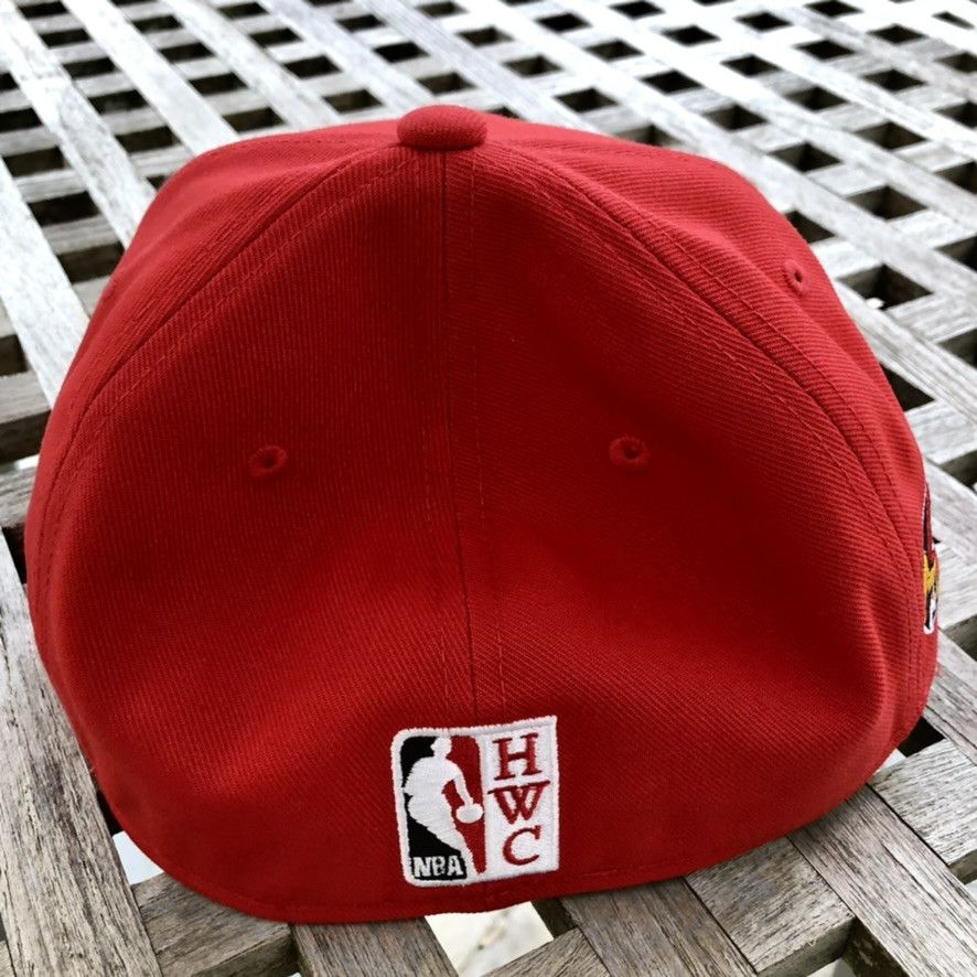Mitchell & Ness Atlanta Hawks 90s Retro Logo Patch NBA HWC Fitted Hat 7 1/8 Size ONE SIZE - 5 Thumbnail