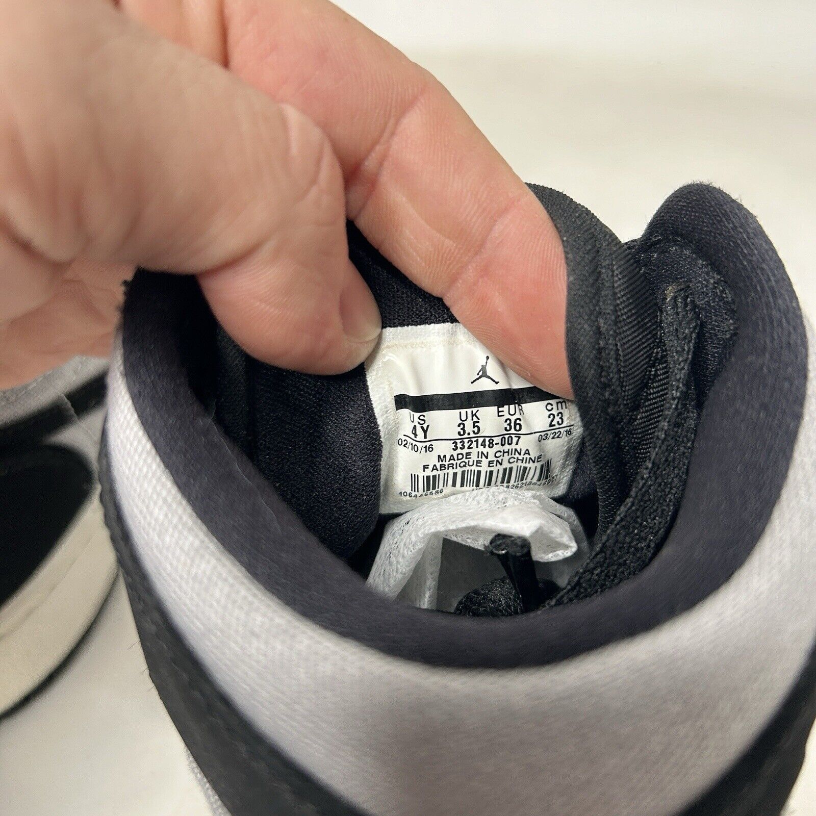 Nike Nike Air Jordan 1 Retro High GS “Wolf Grey” 2024 Size US 5.5 / IT 35.5 - 8 Thumbnail