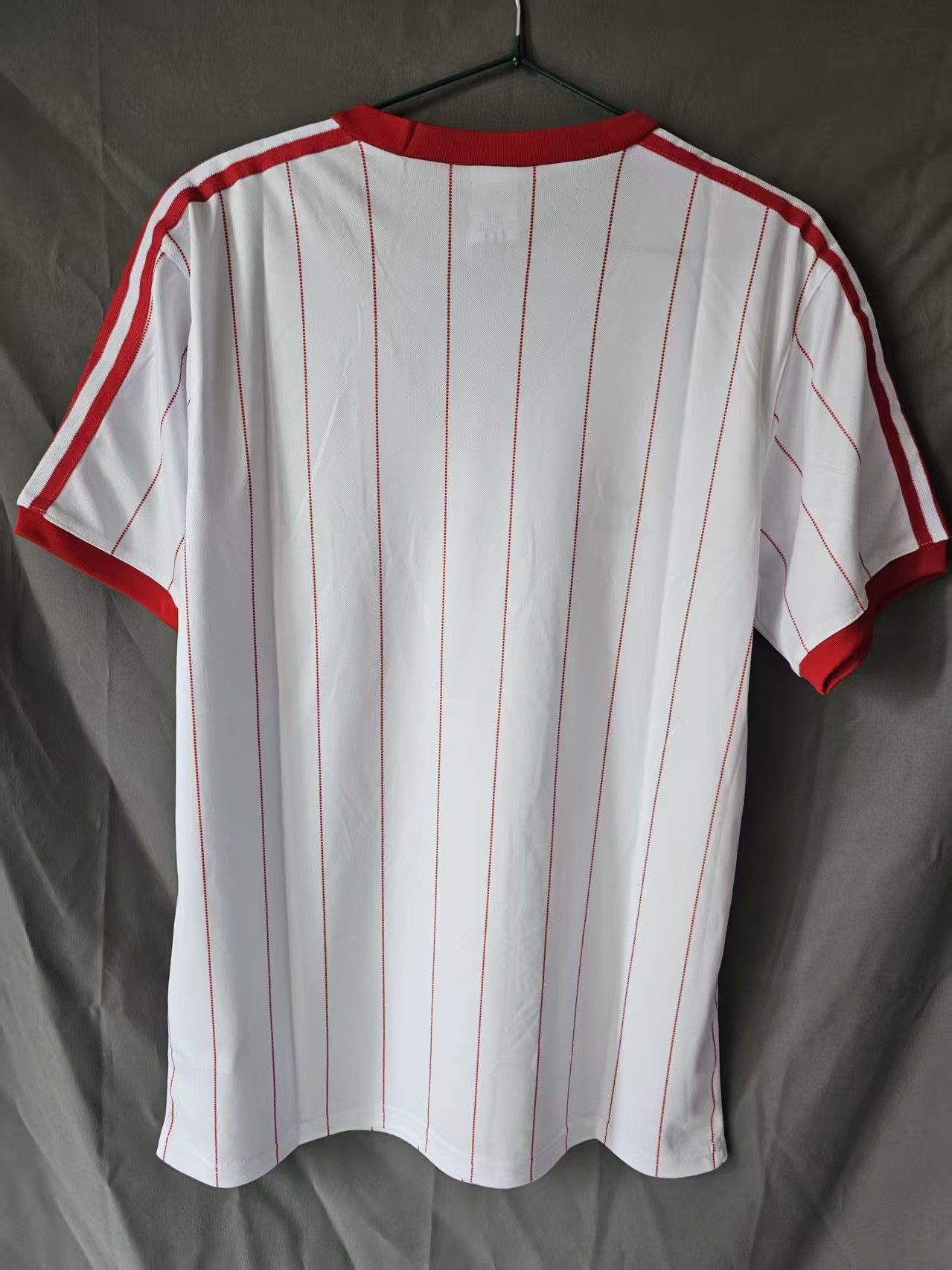 Other Hamburger SV Jersey 1984 White Size US XL / EU 56 / 4 - 4 Thumbnail